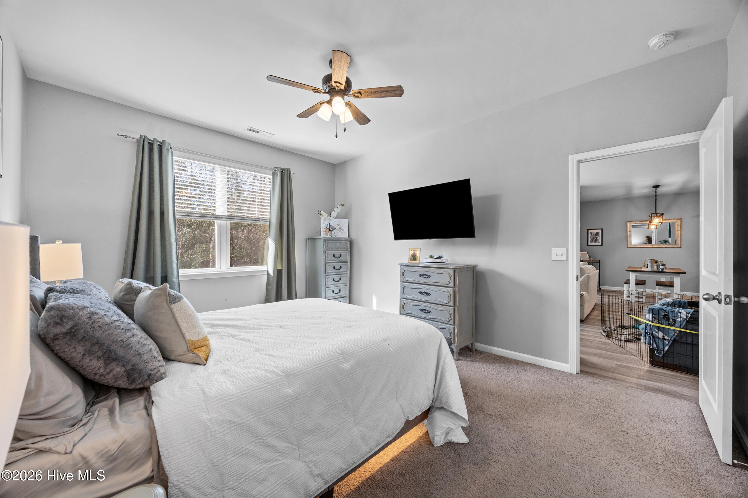 100561982 | Photo 28