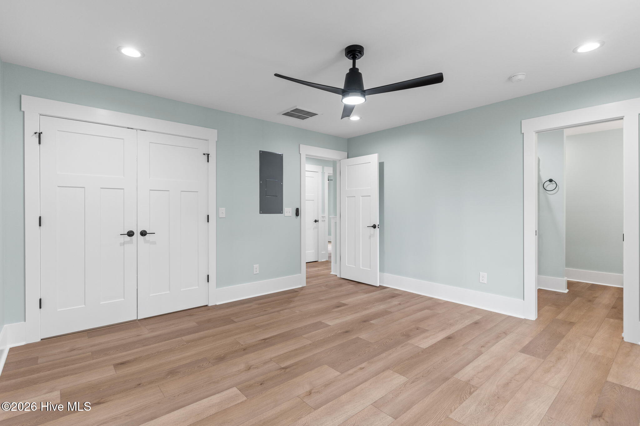 100552938 | Photo 21