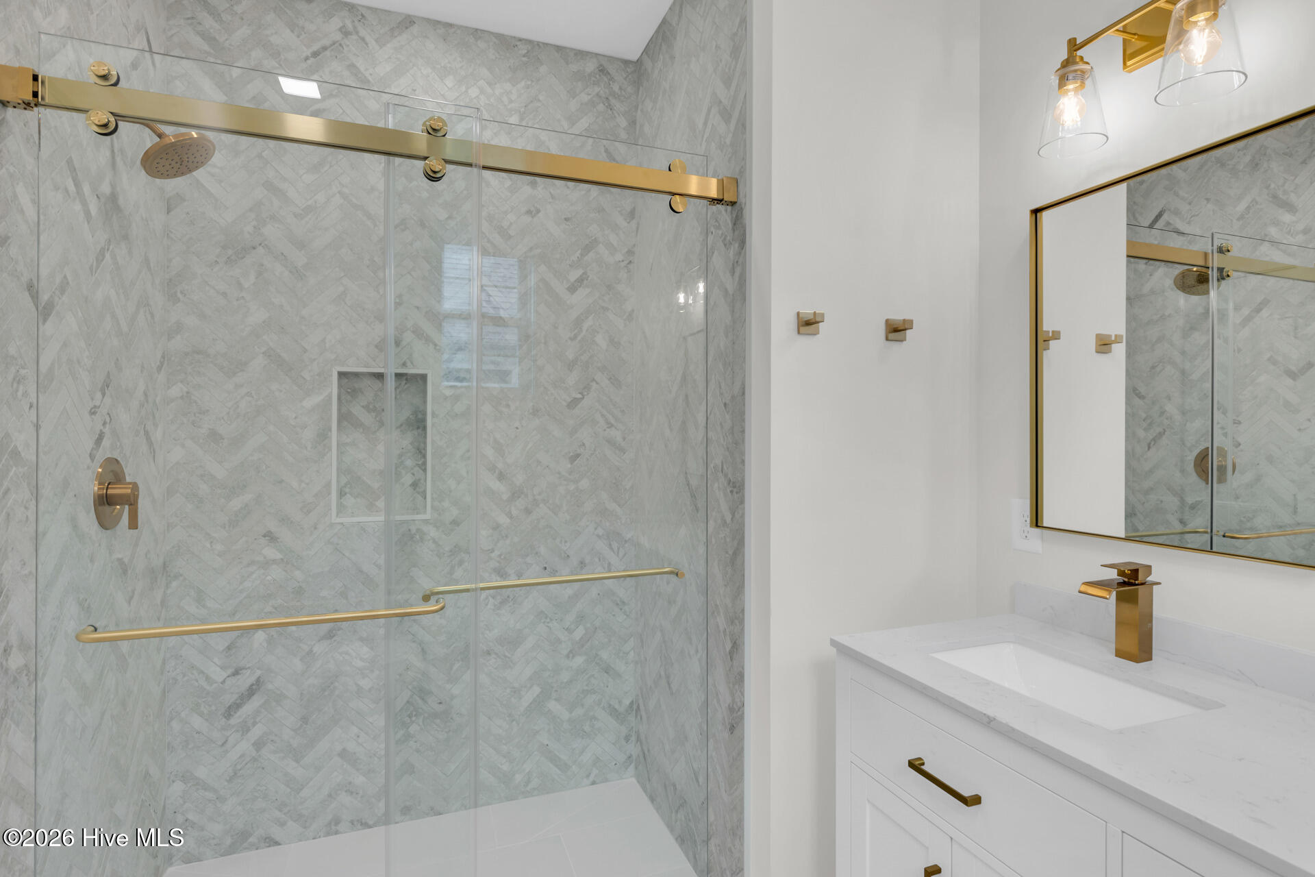 100544871 | Photo 17