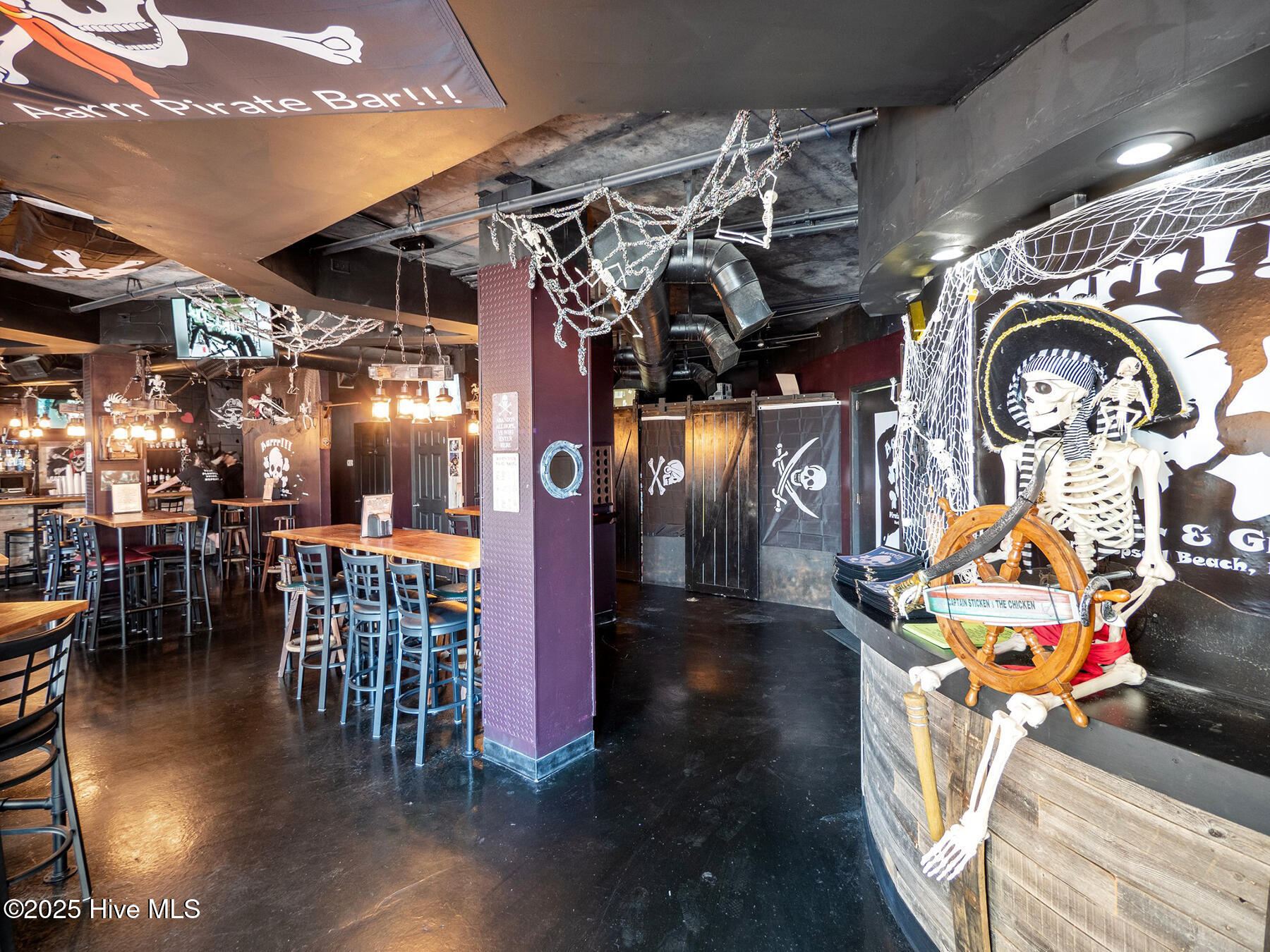 100518726 | Photo 38