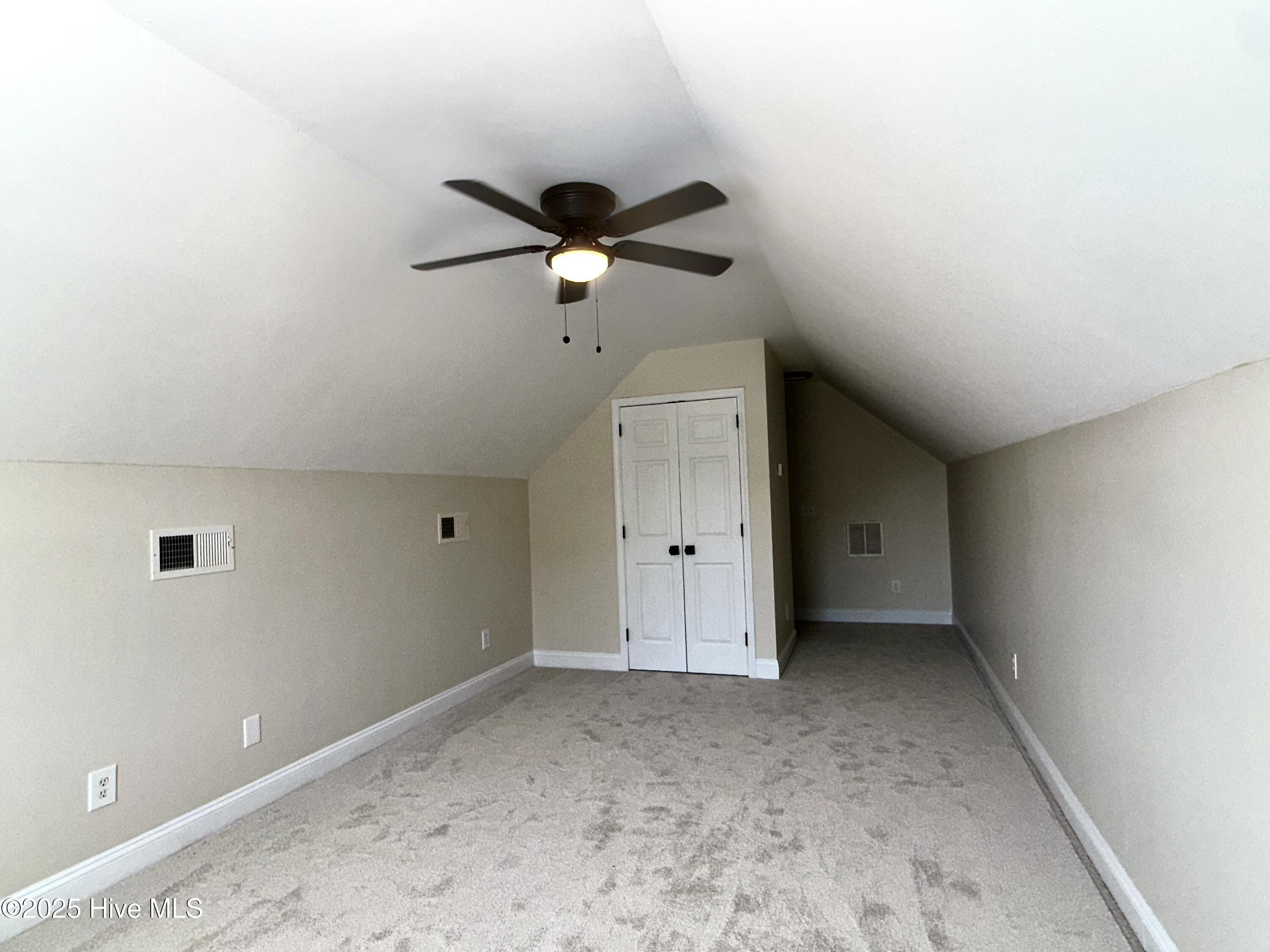 100518451 | Photo 33