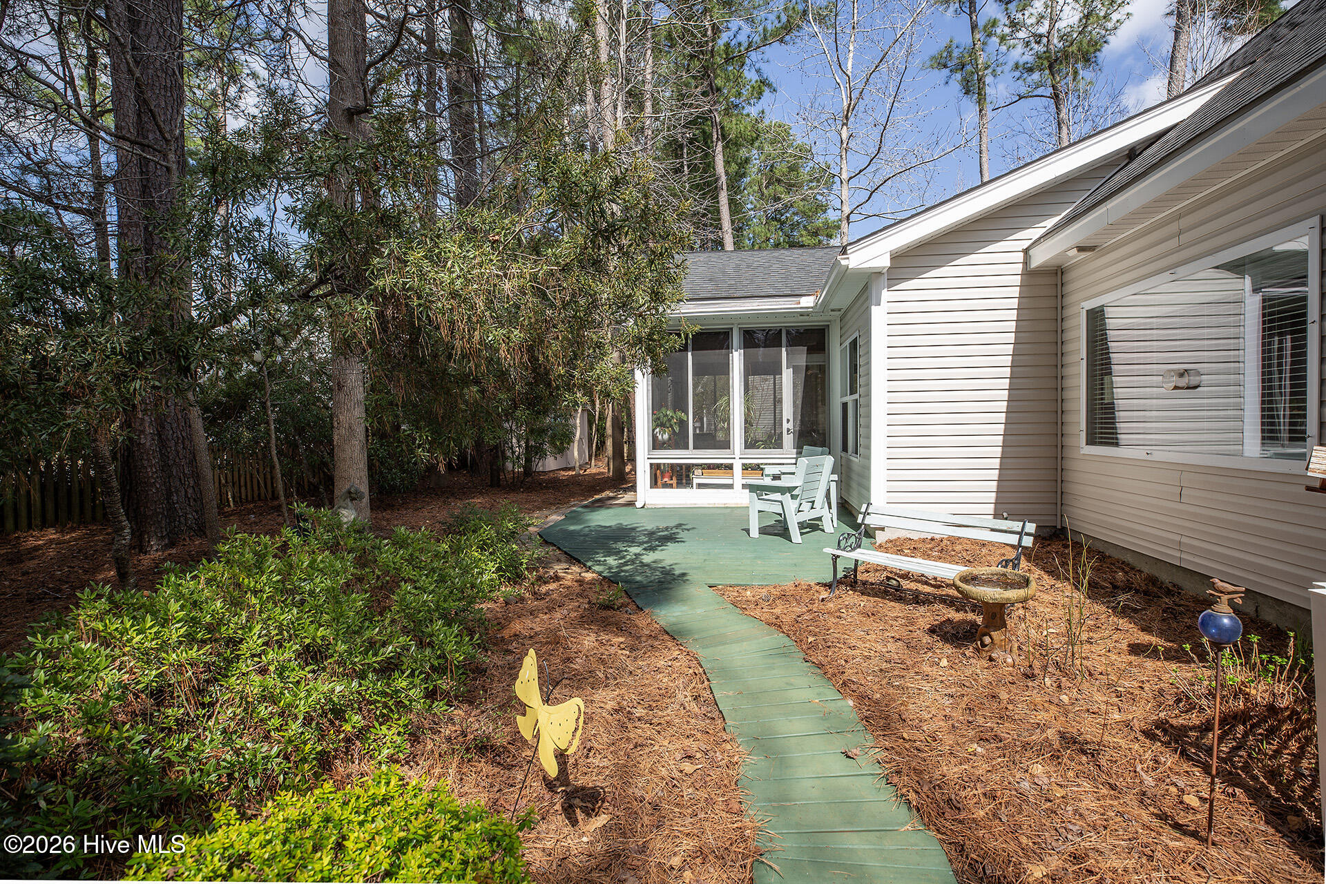 100558971 | Photo 45