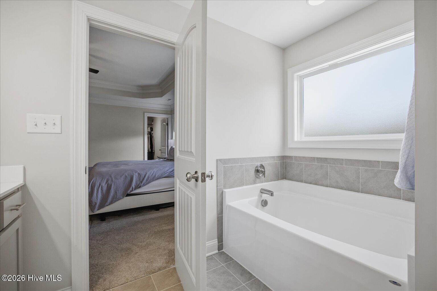 100564779 | Photo 39