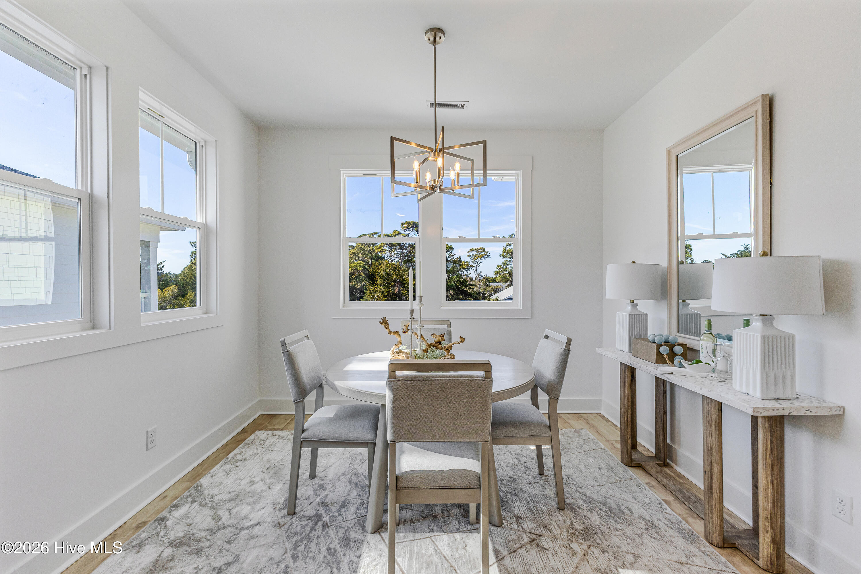 100534543 | Photo 16