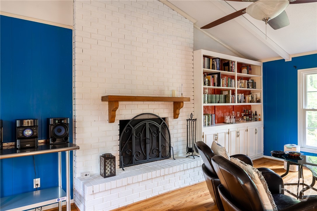 140 Rollingwood Drive