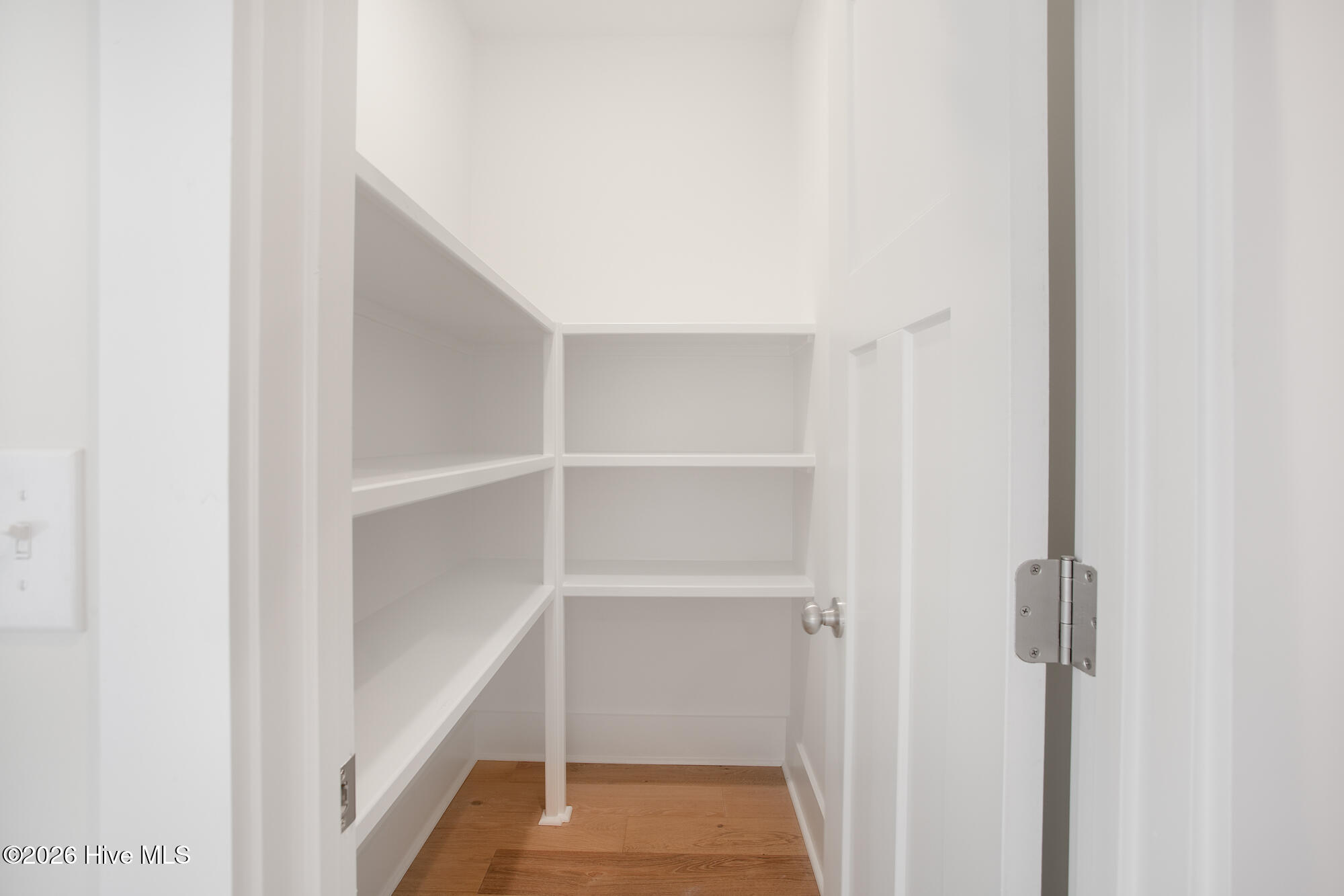 100548303 | Photo 26