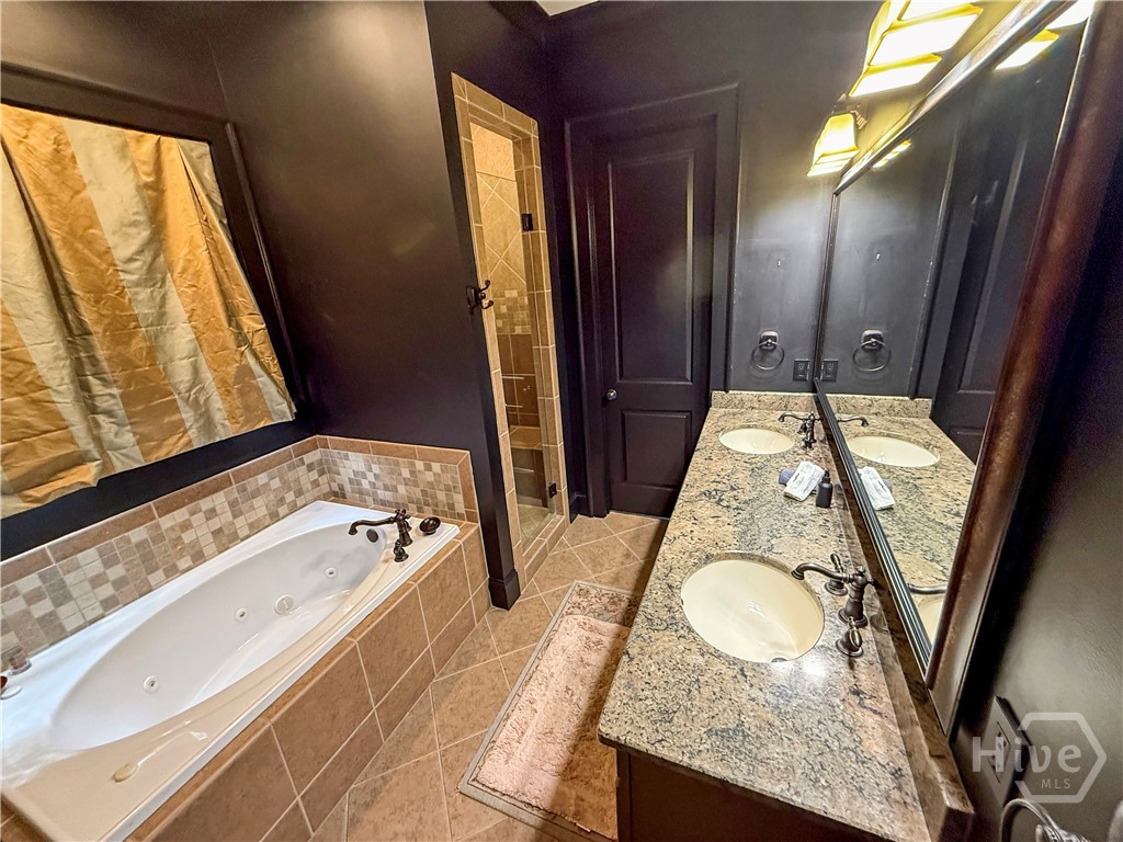 Master Bathroom w/Double Vanity