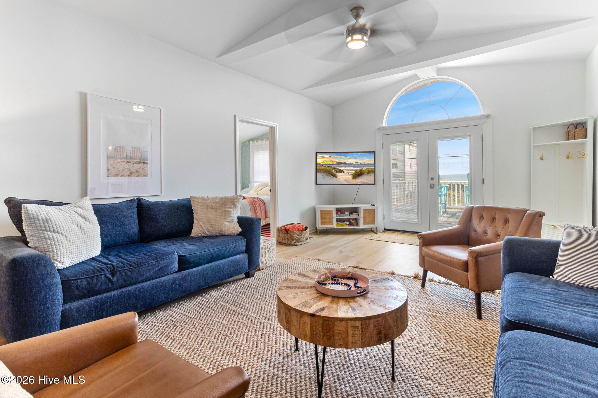 100555843 | Photo 10