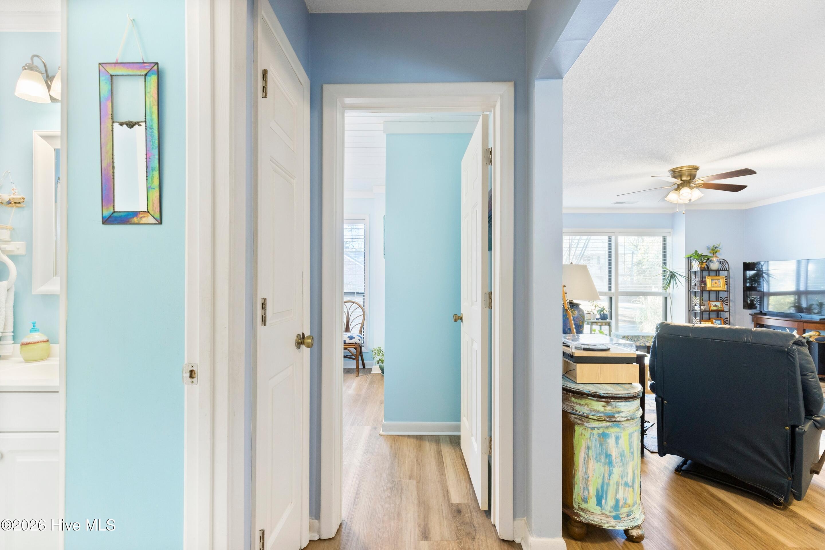 100550248 | Photo 43