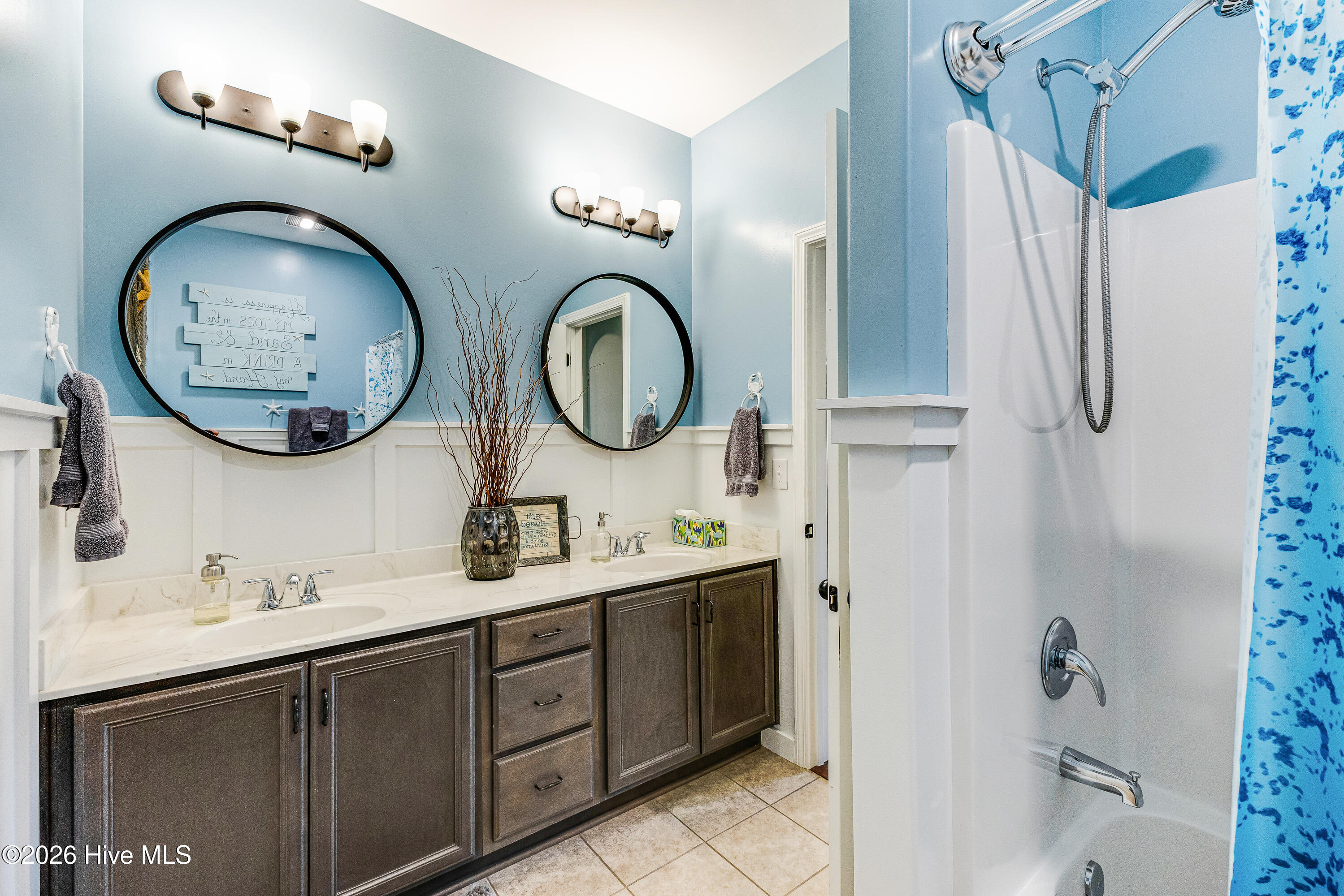 100559447 | Photo 33