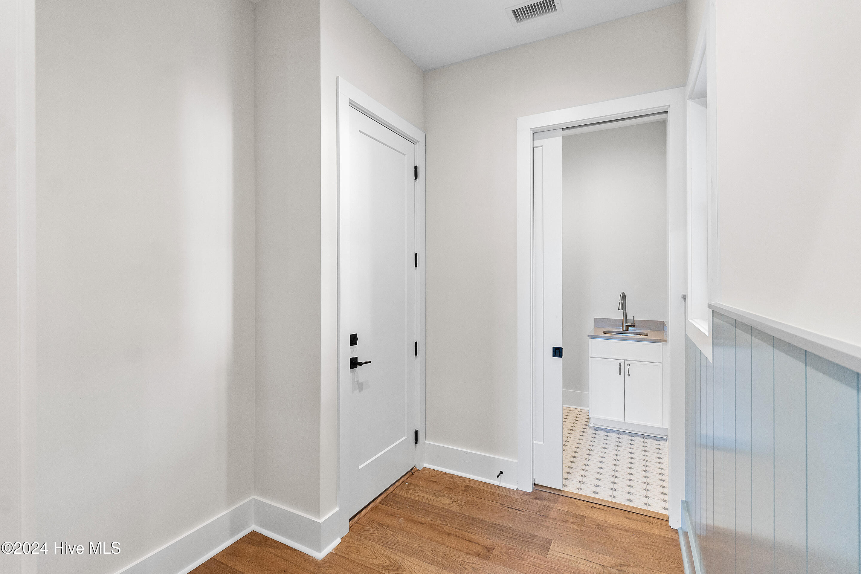 100552091 | Photo 14