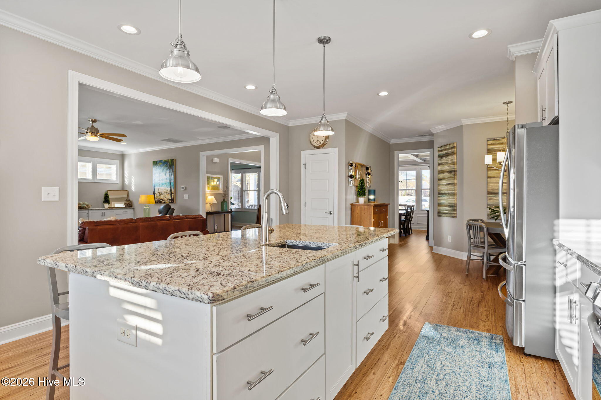 100560344 | Photo 40