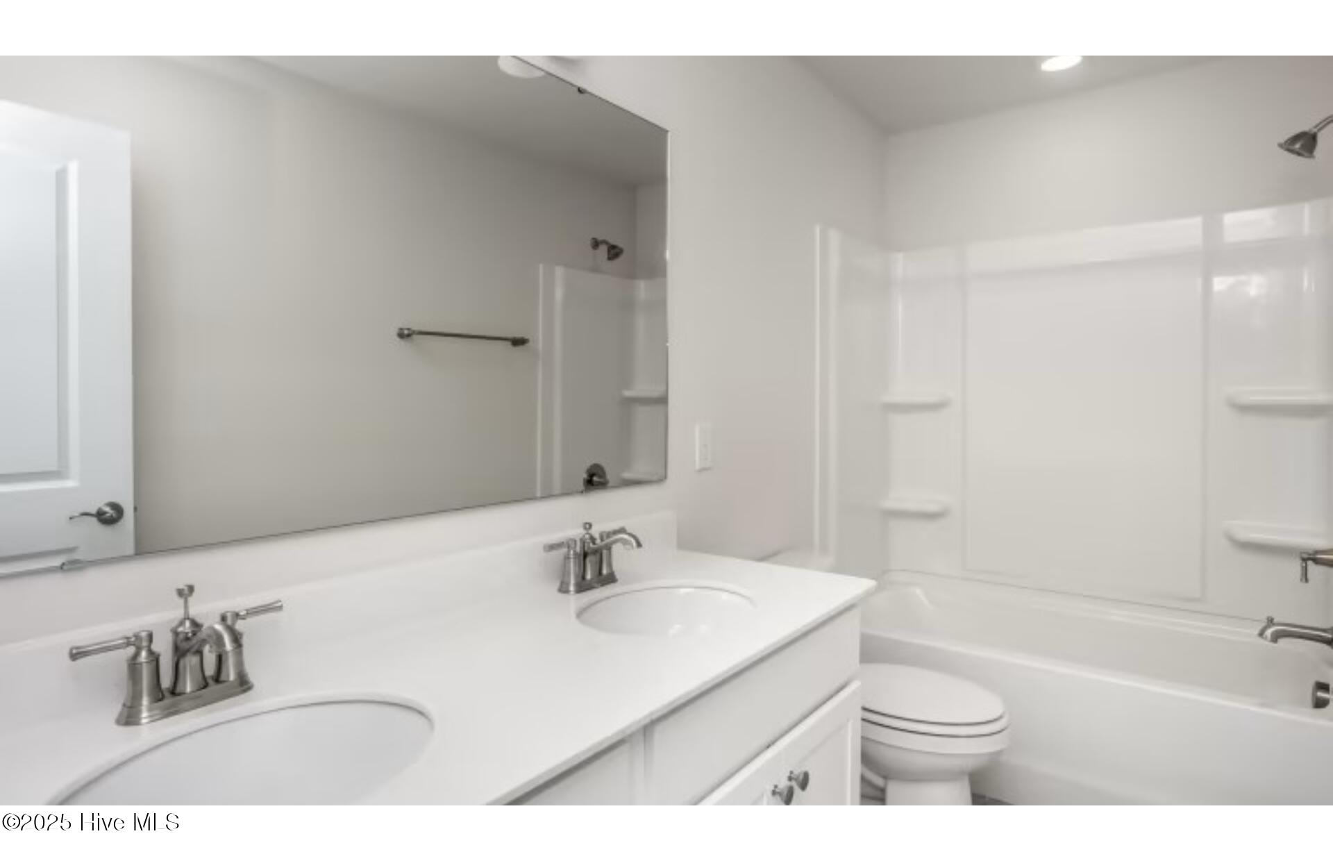 100534843 | Photo 16