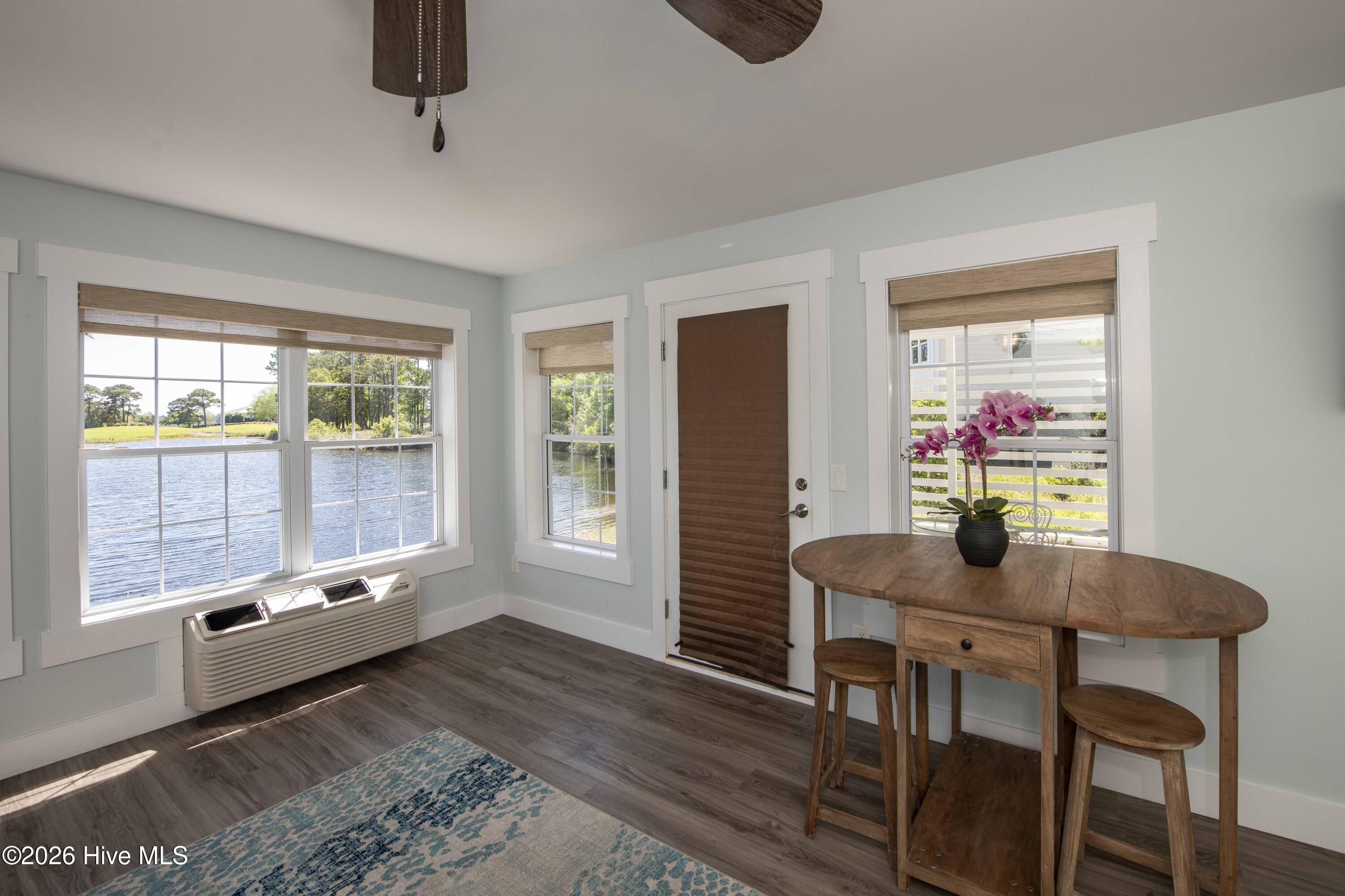 100563041 | Photo 38