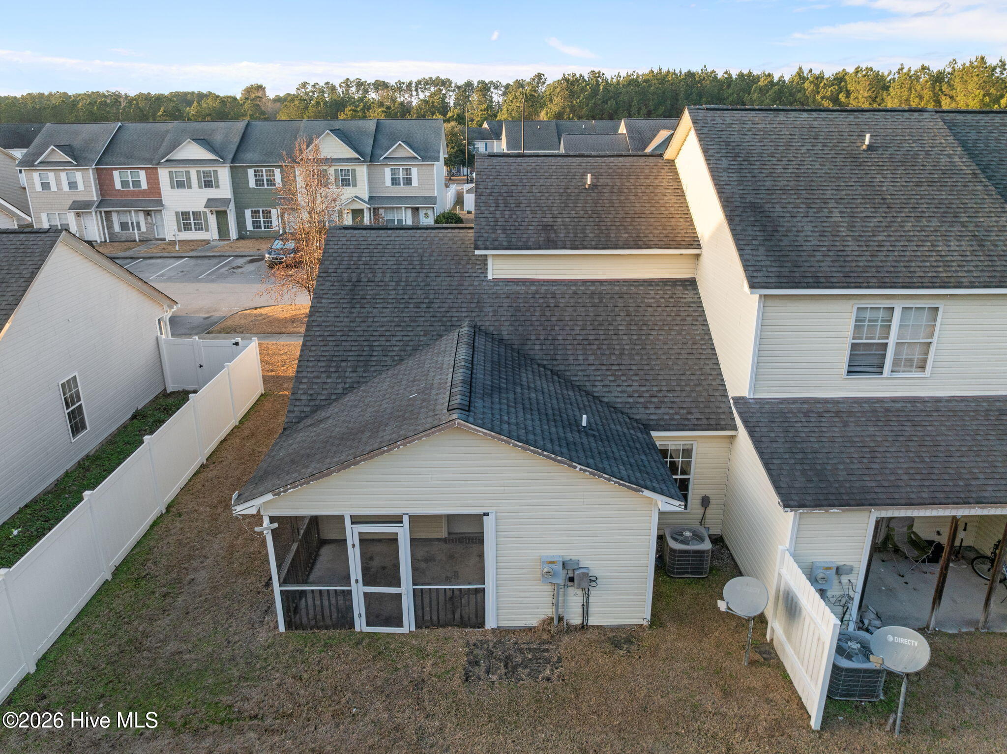 100548388 | Photo 18