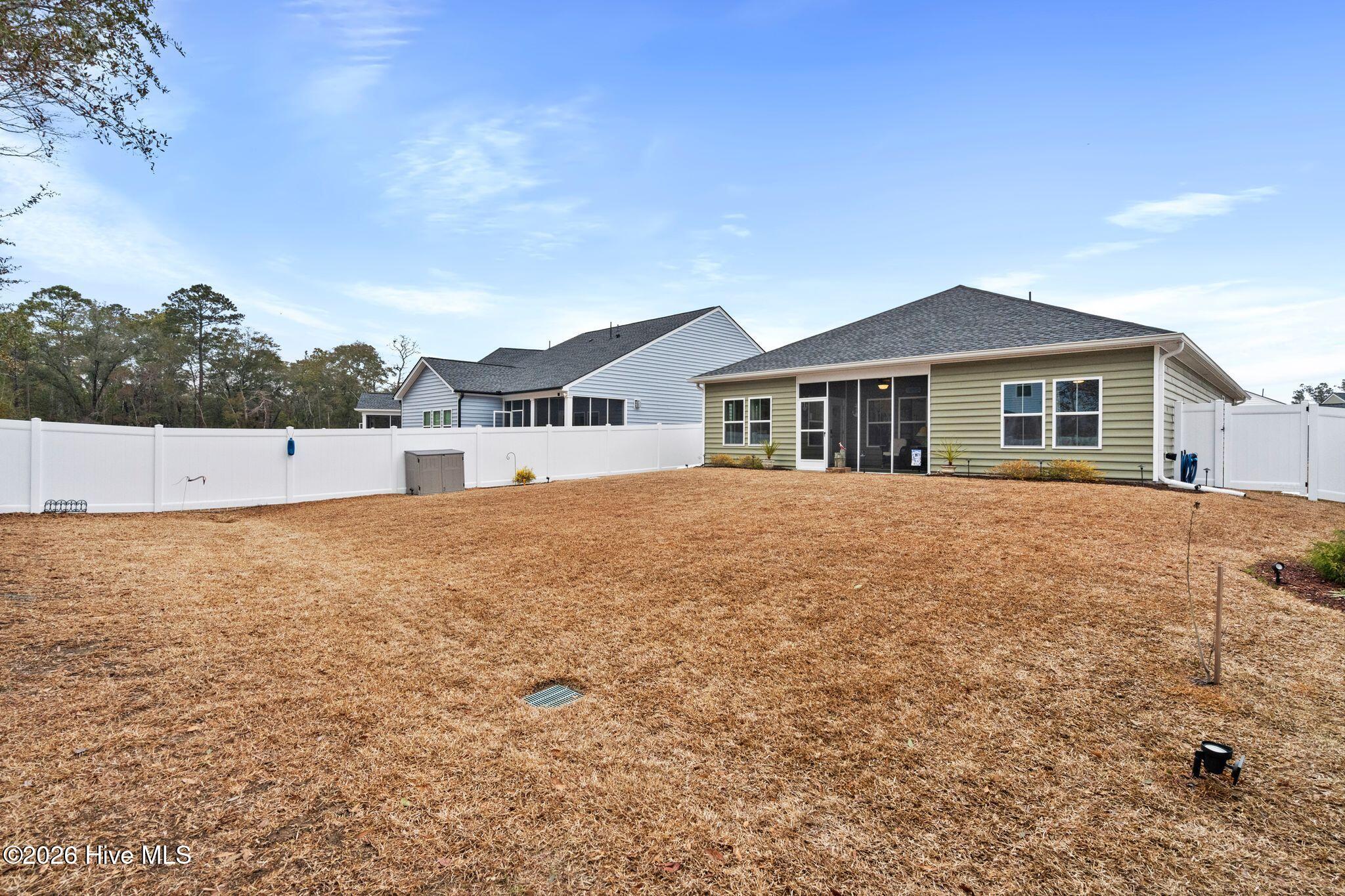 100550488 | Photo 35