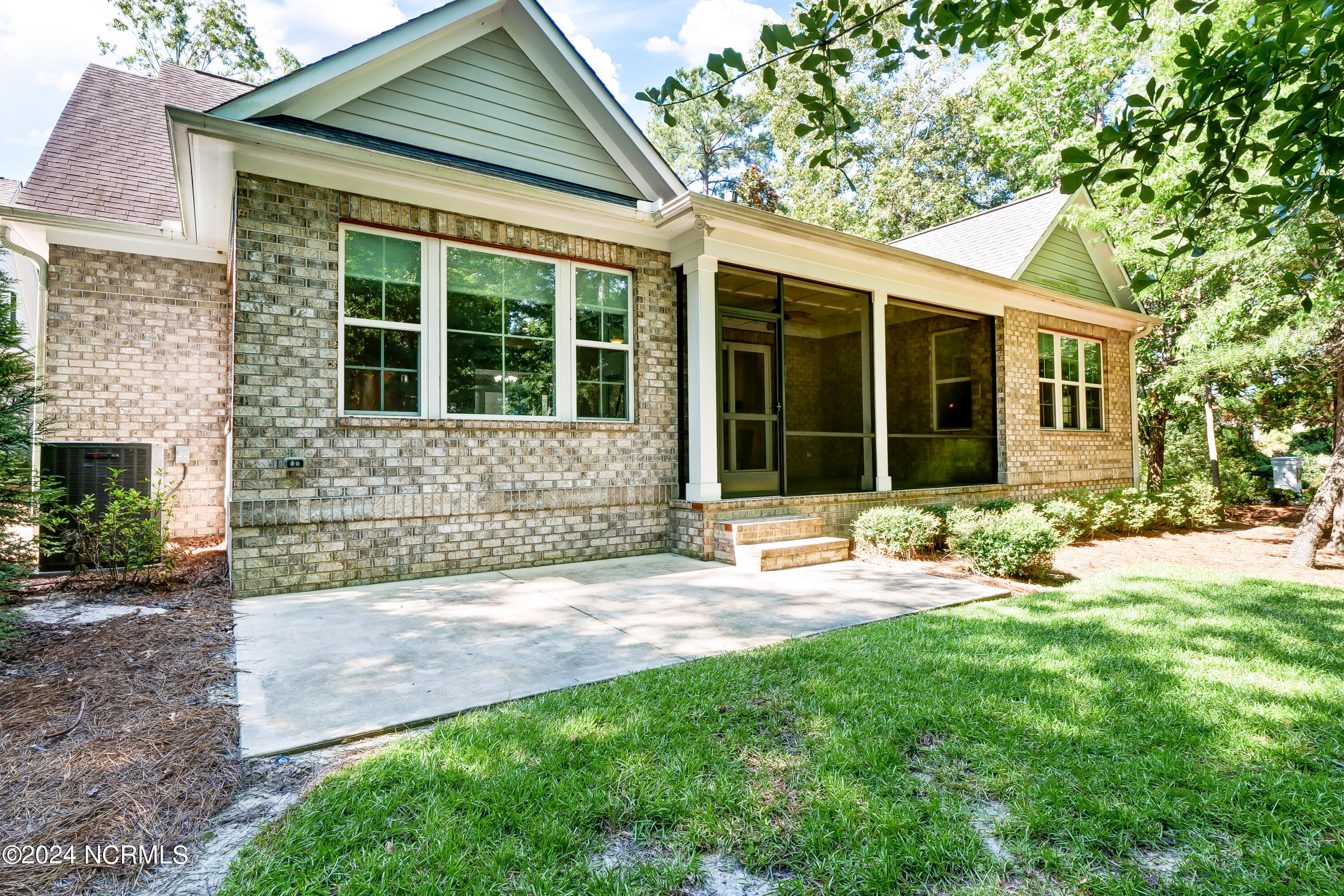 100565590 | Photo 29