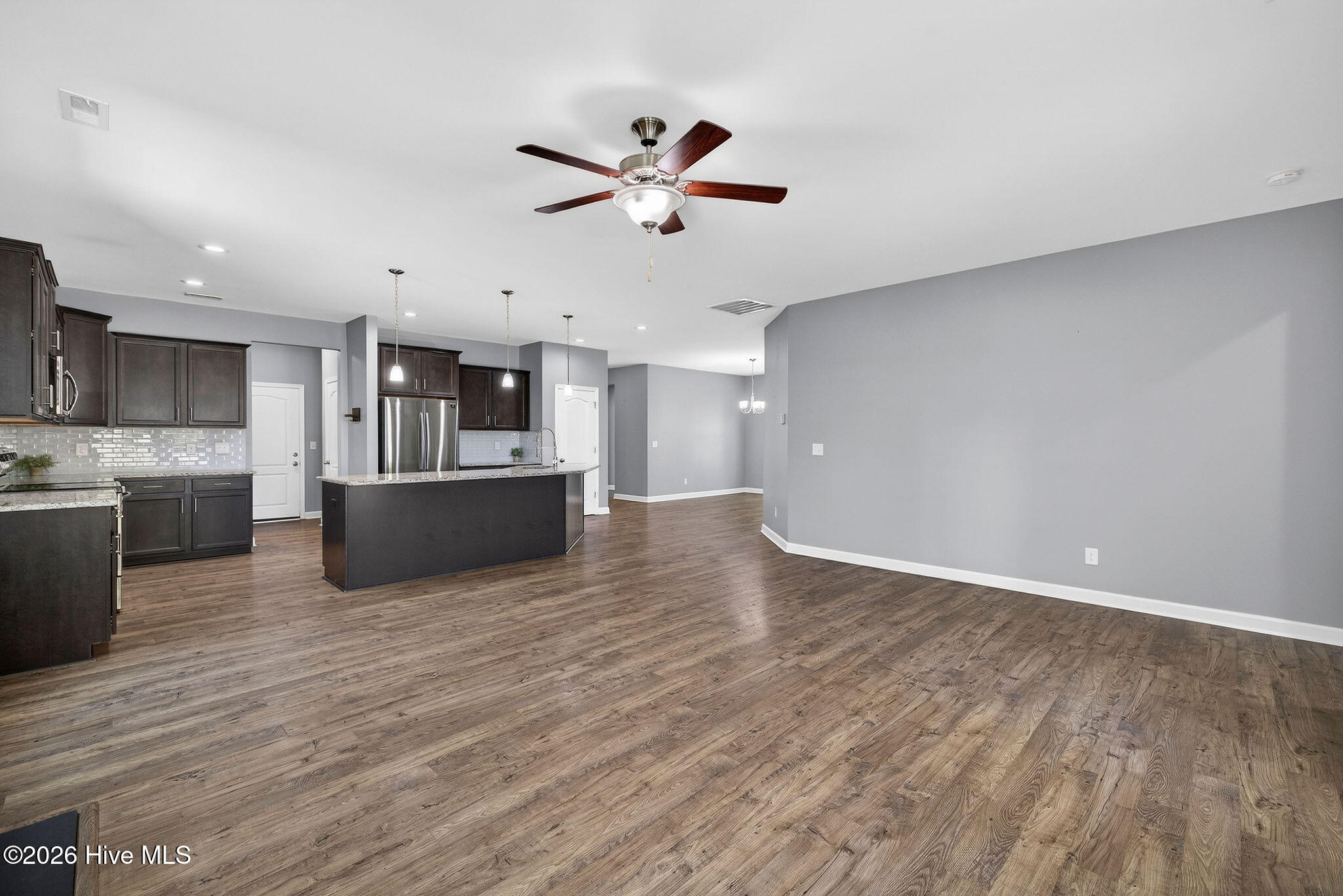 100564802 | Photo 18