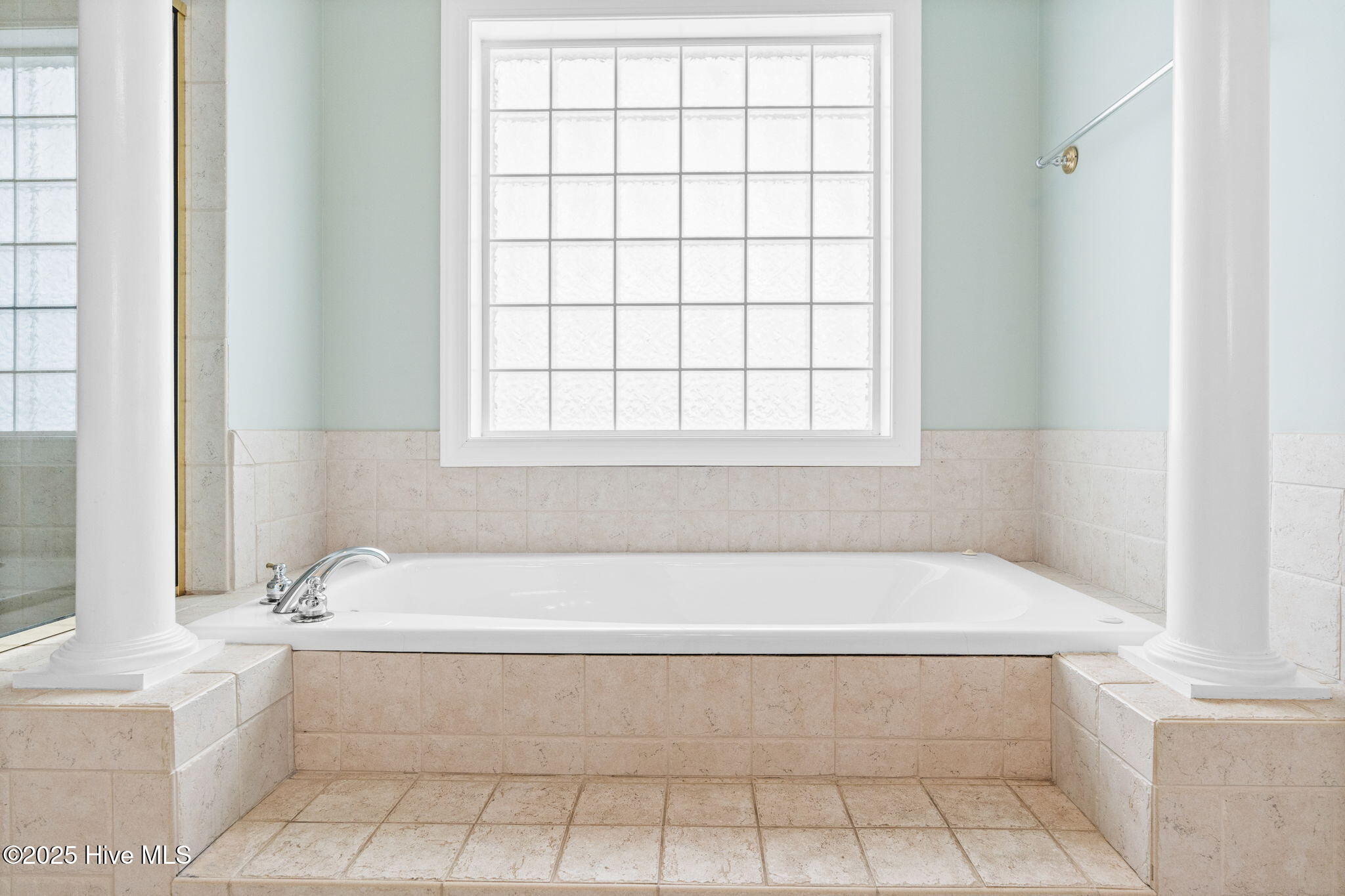 100498196 | Photo 39