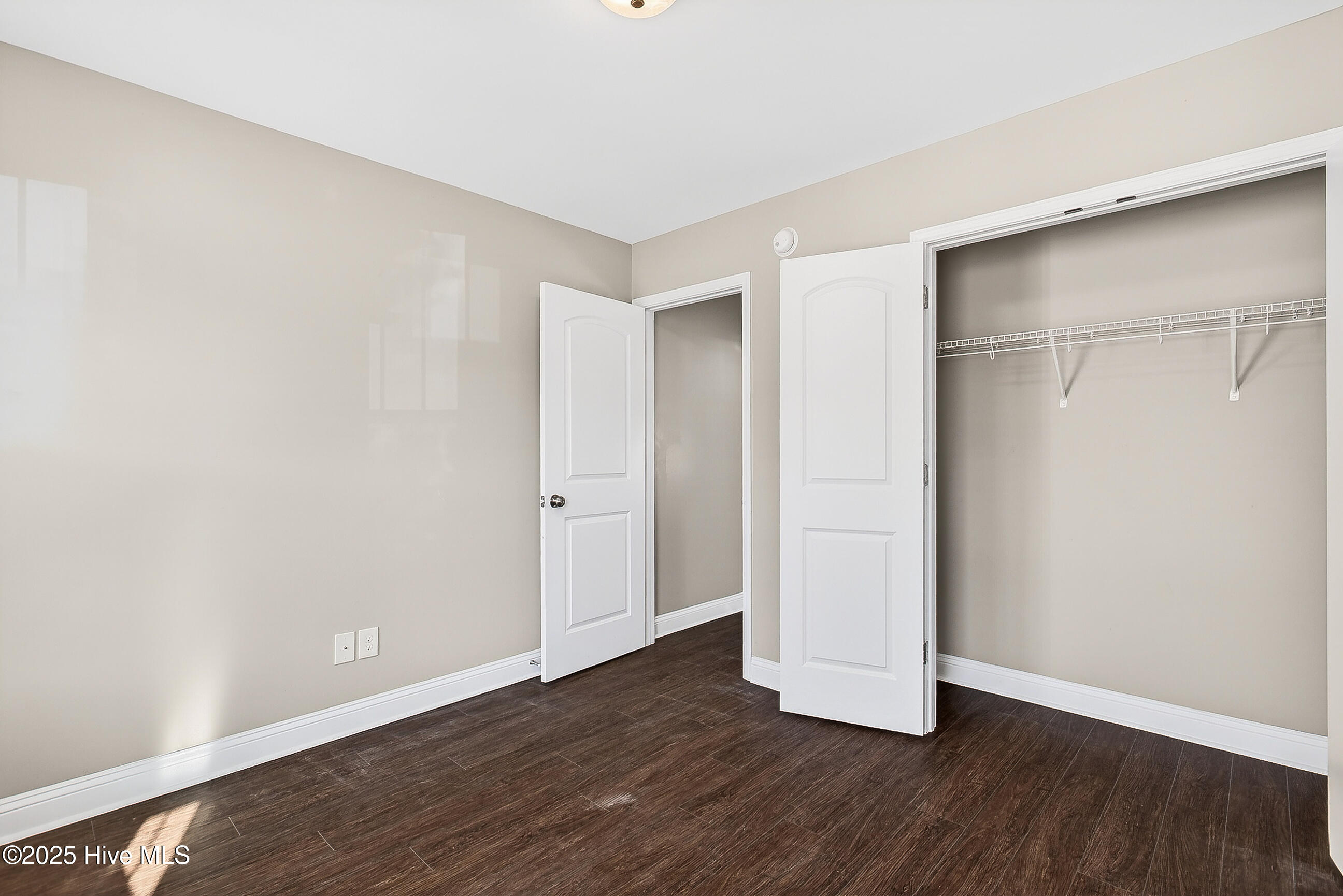 100545699 | Photo 34