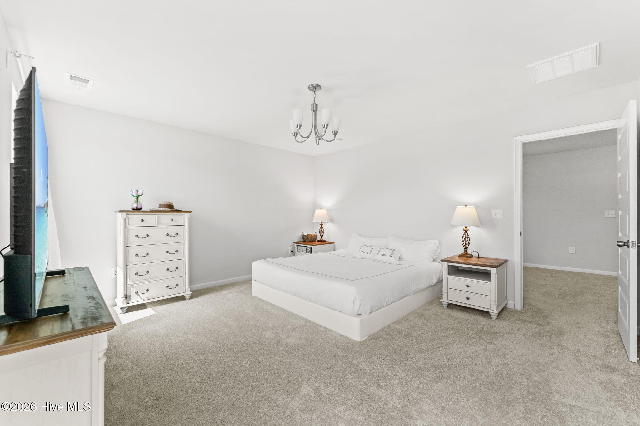 100566153 | Photo 19