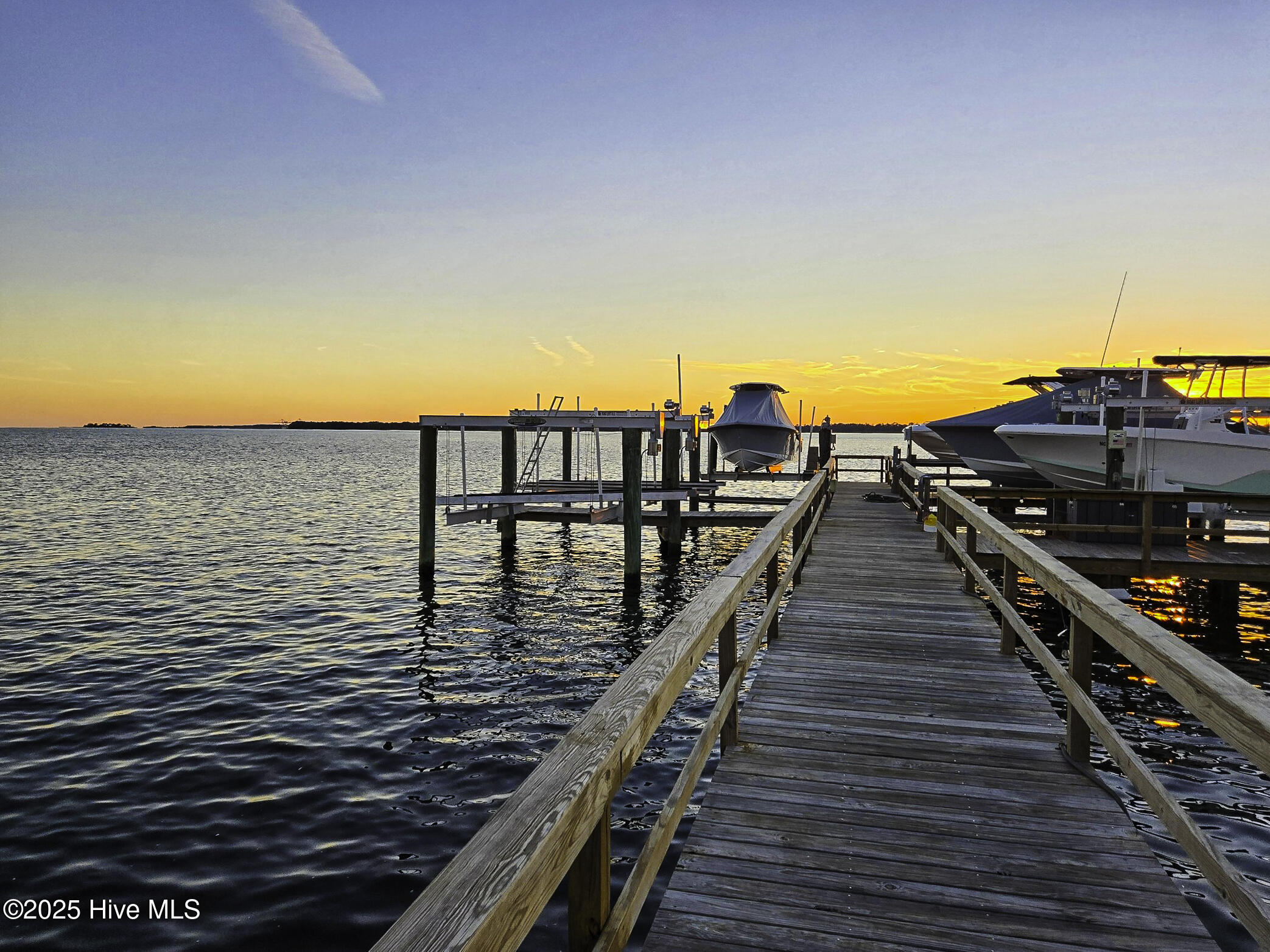 100539038 | Photo 76