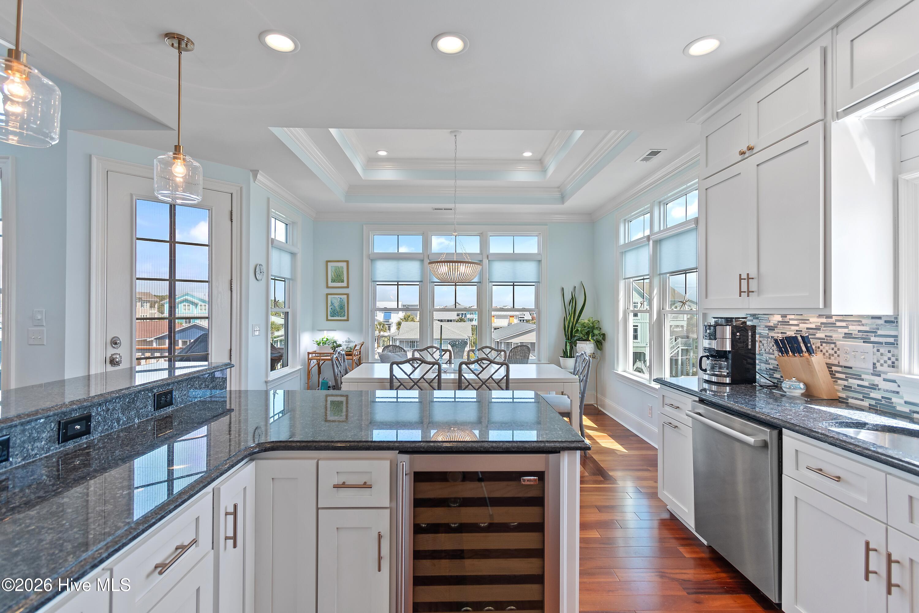 100562772 | Photo 32