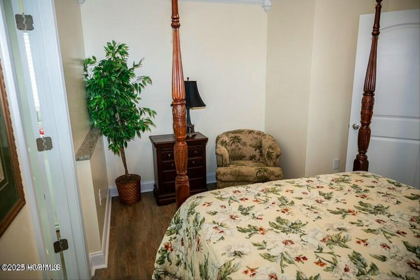 100490306 | Photo 26