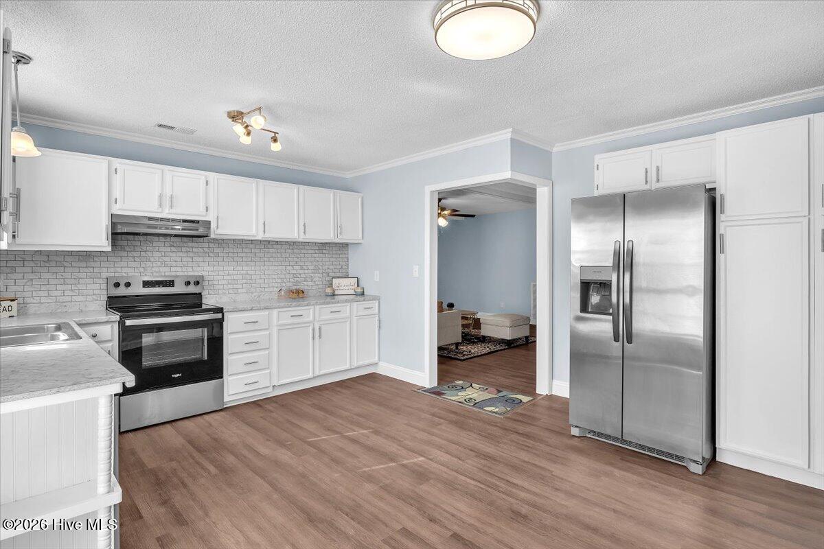 100555805 | Photo 10