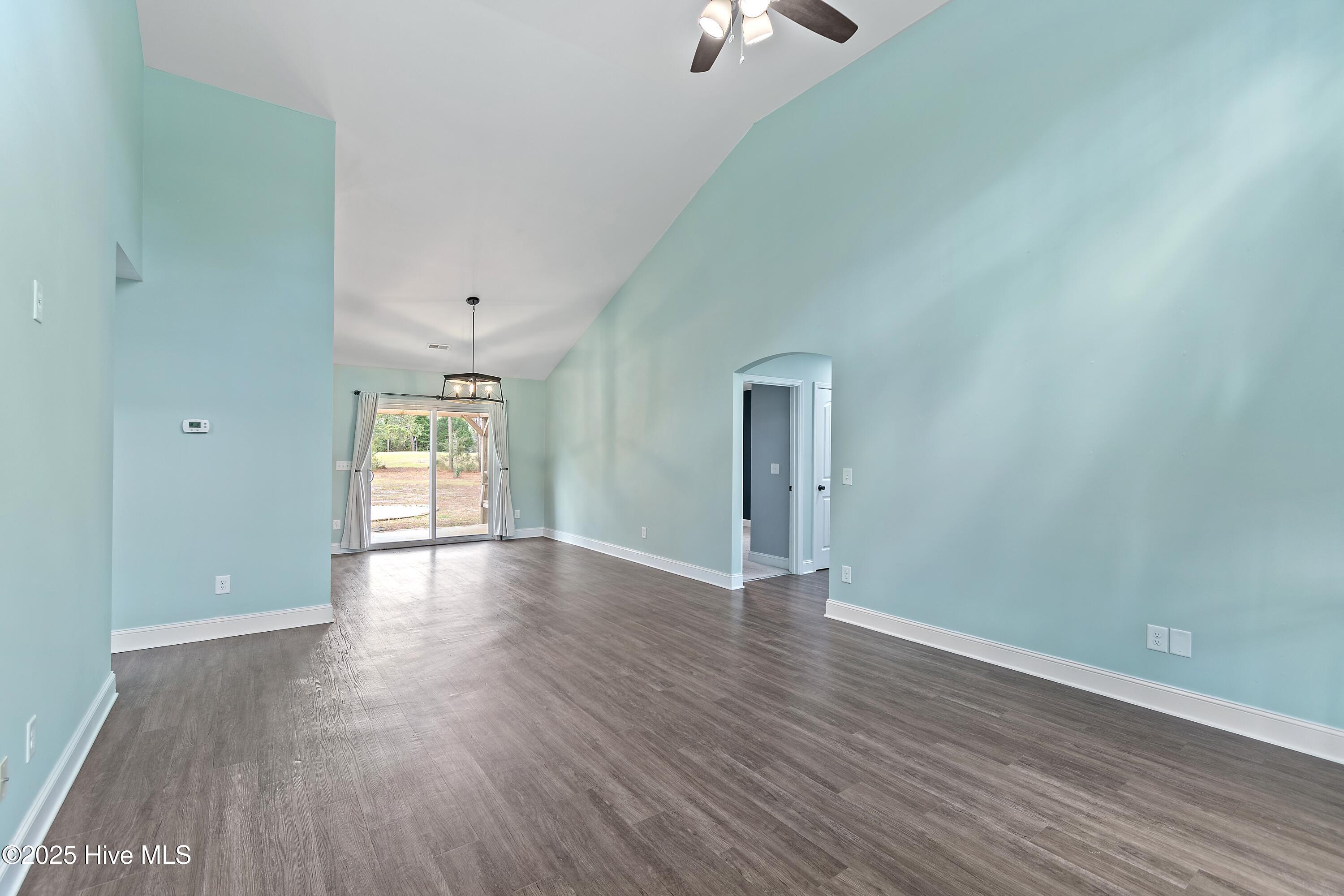 100539694 | Photo 12