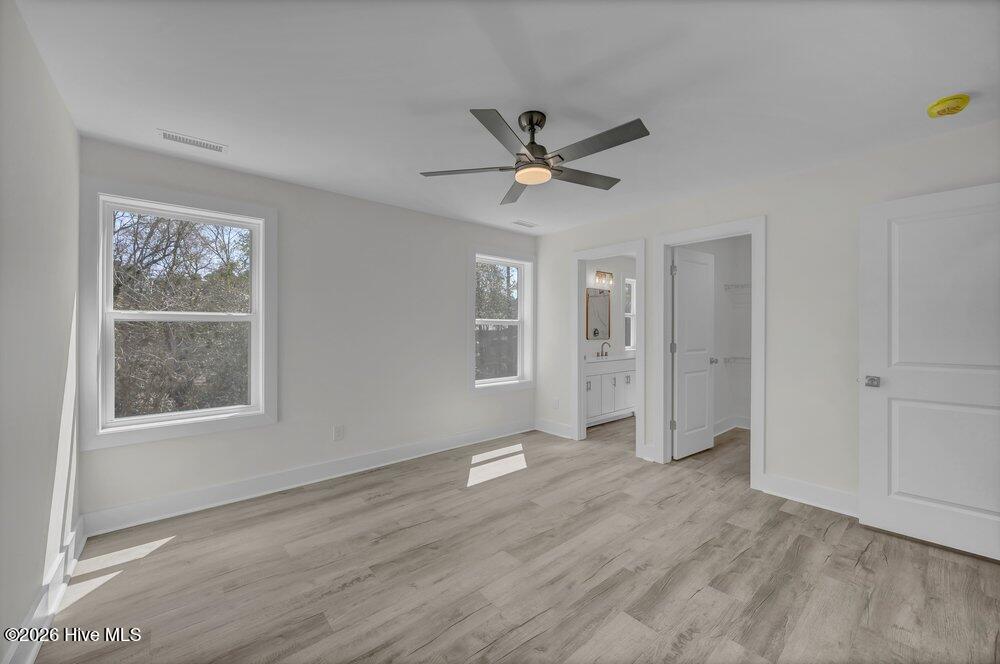 100561461 | Photo 14