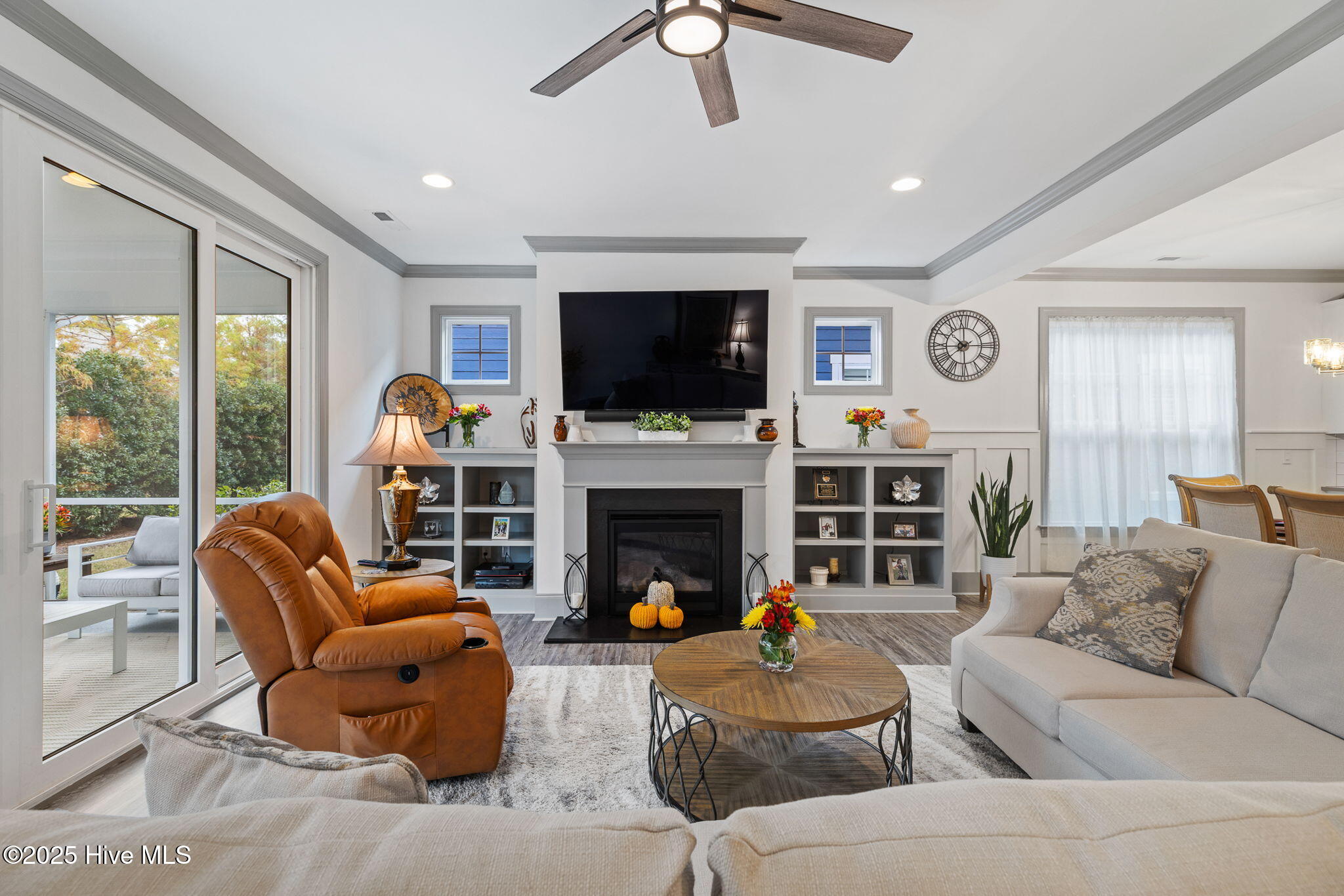 100541268 | Photo 23