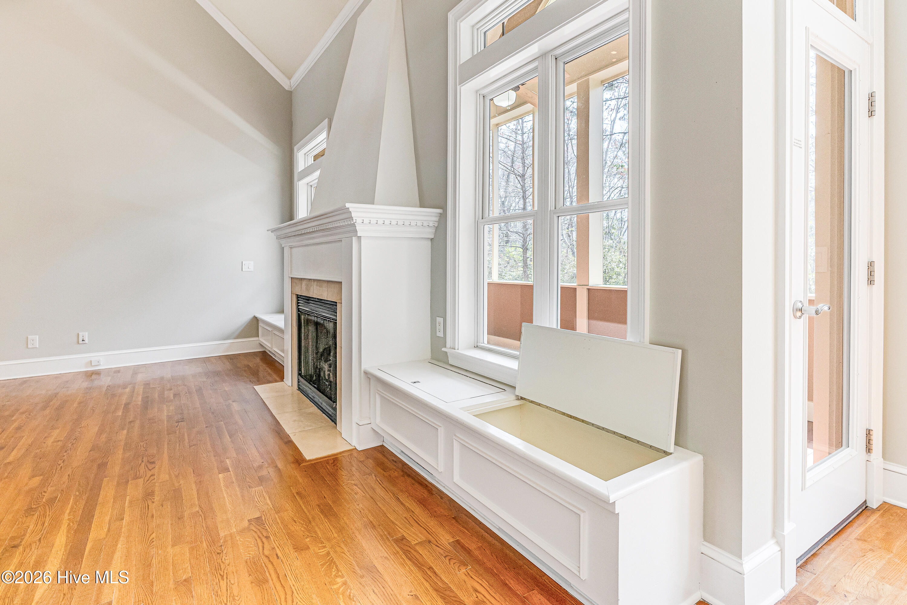 100563168 | Photo 12