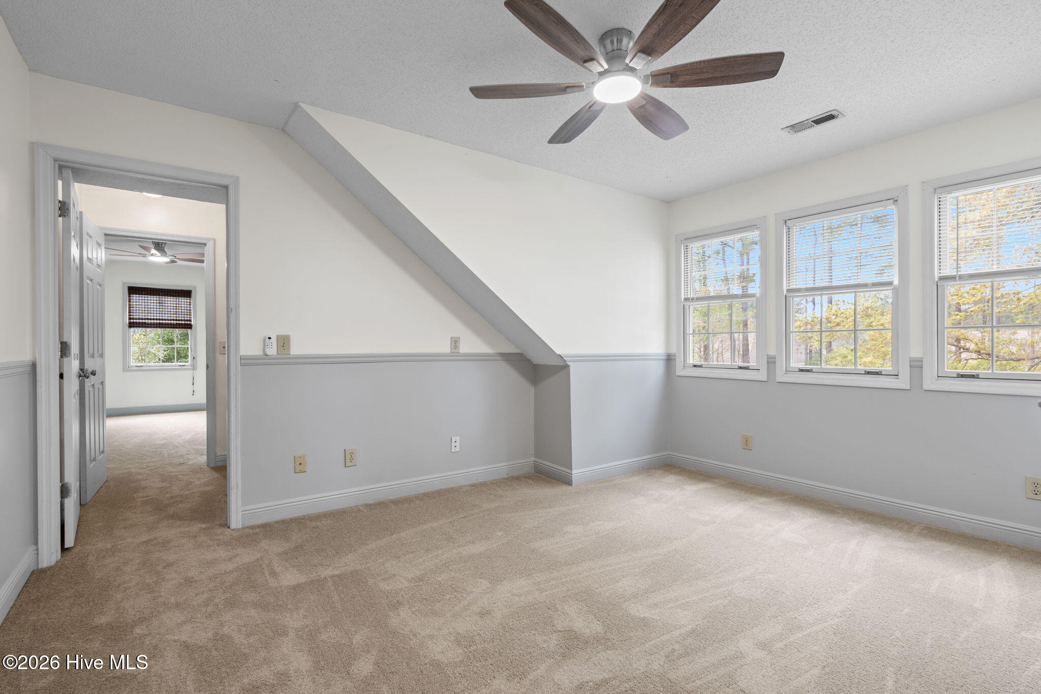 100564721 | Photo 45