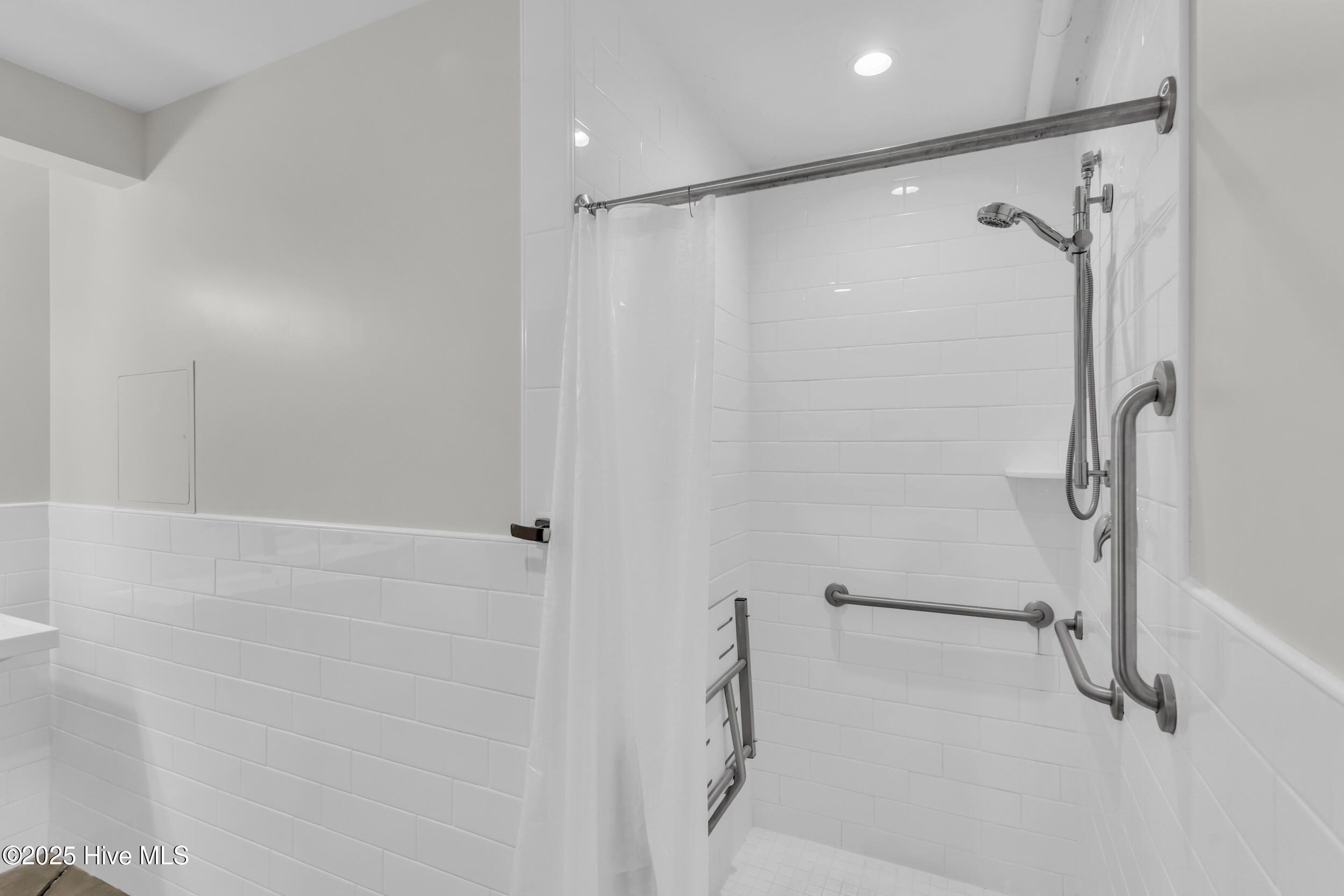 100529429 | Photo 15