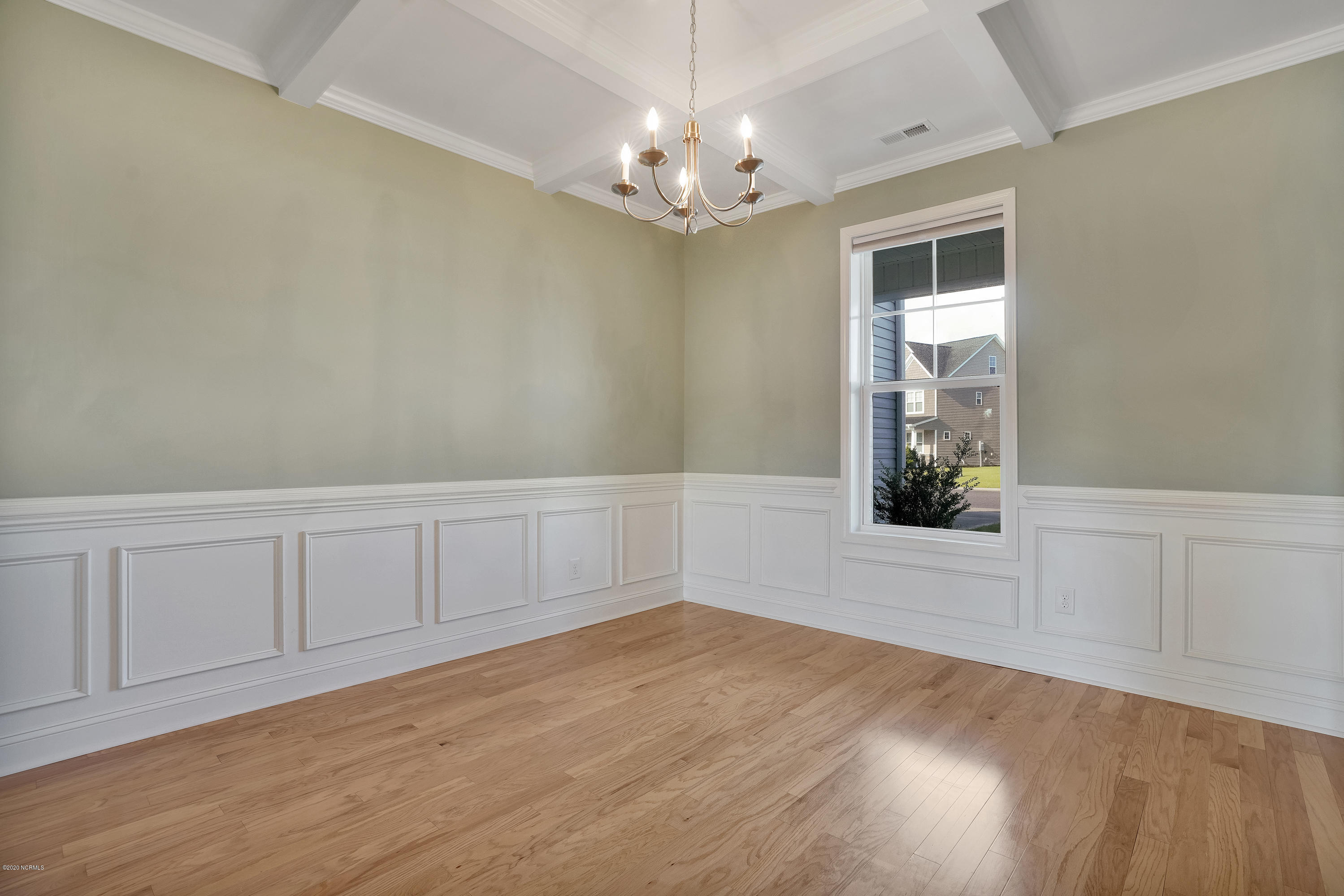 1448EastbourneDrive-05