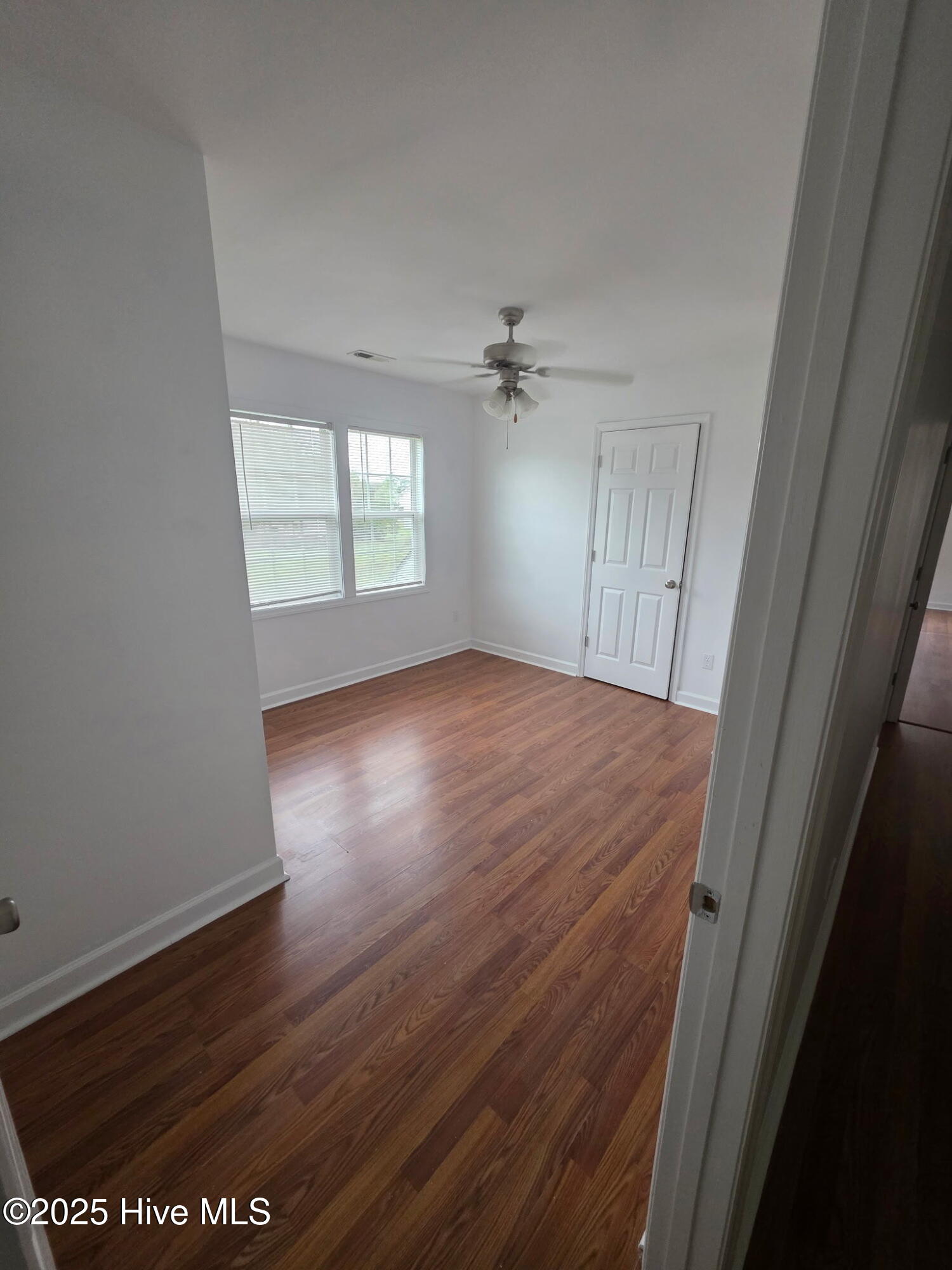 100521000 | Photo 10