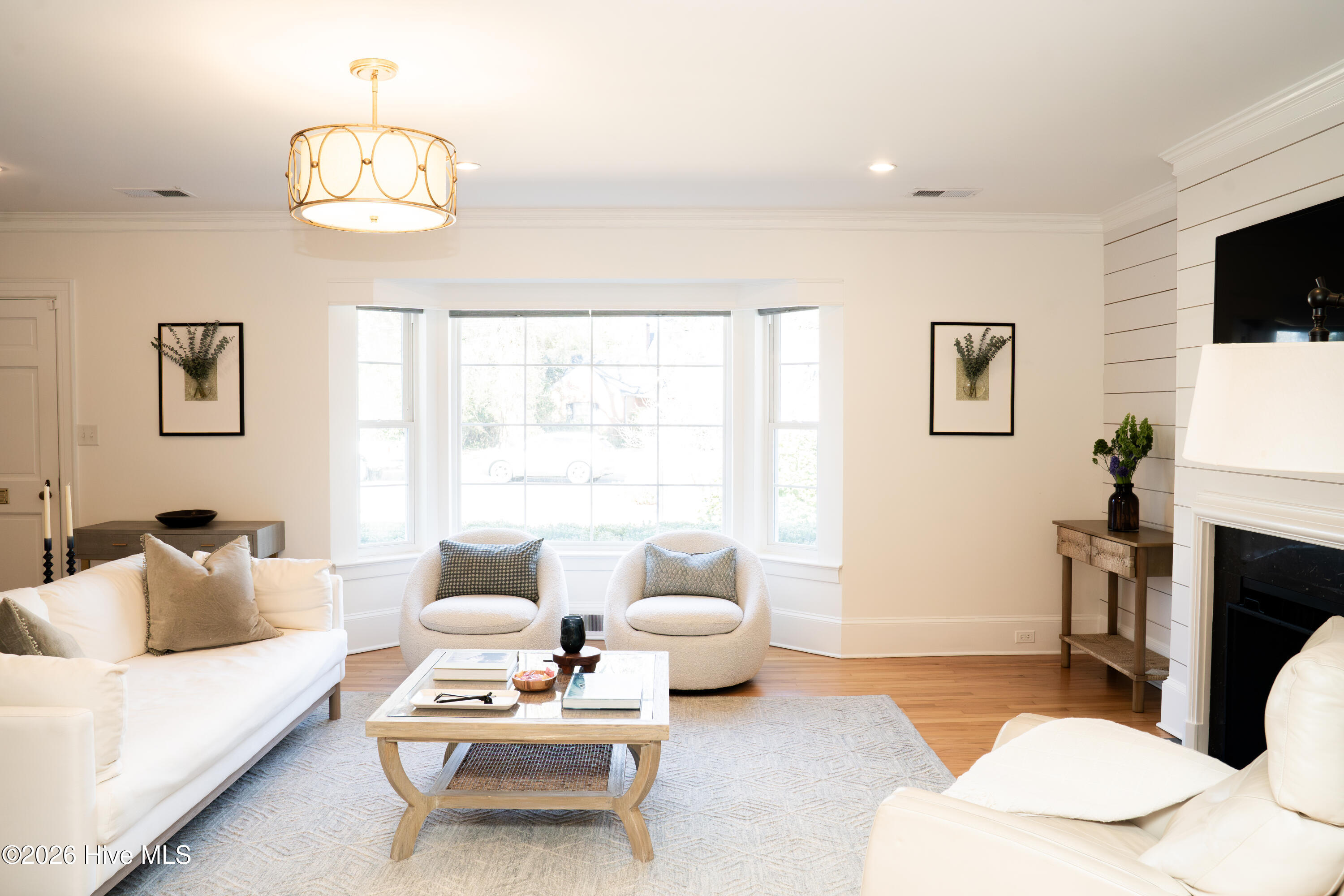 100558476 | Photo 10