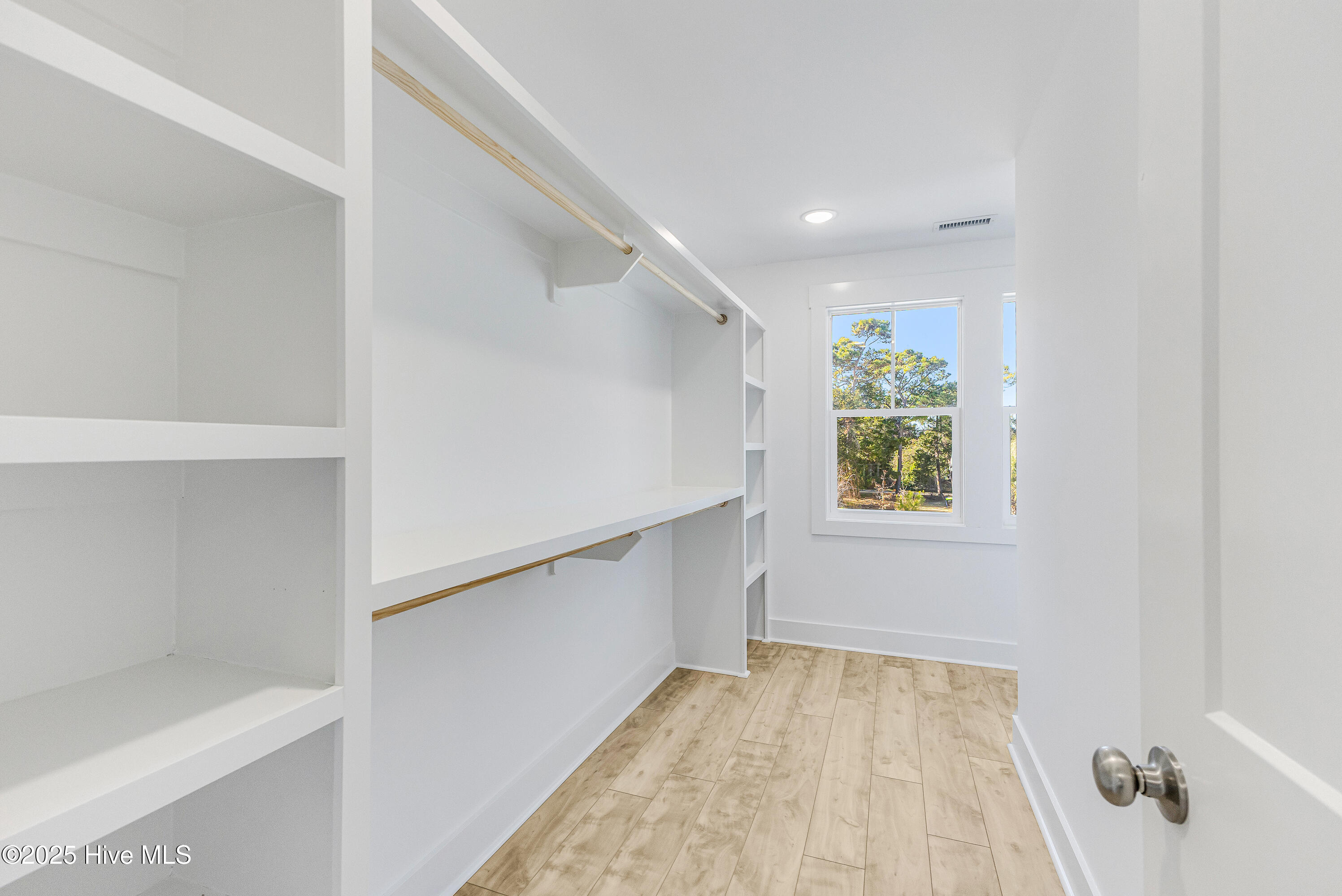 100534543 | Photo 29