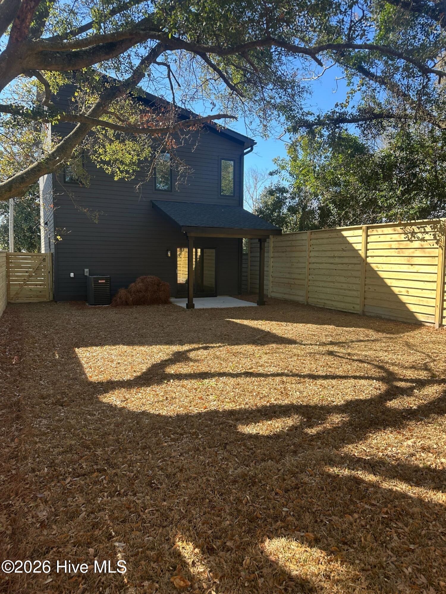 100546995 | Photo 35