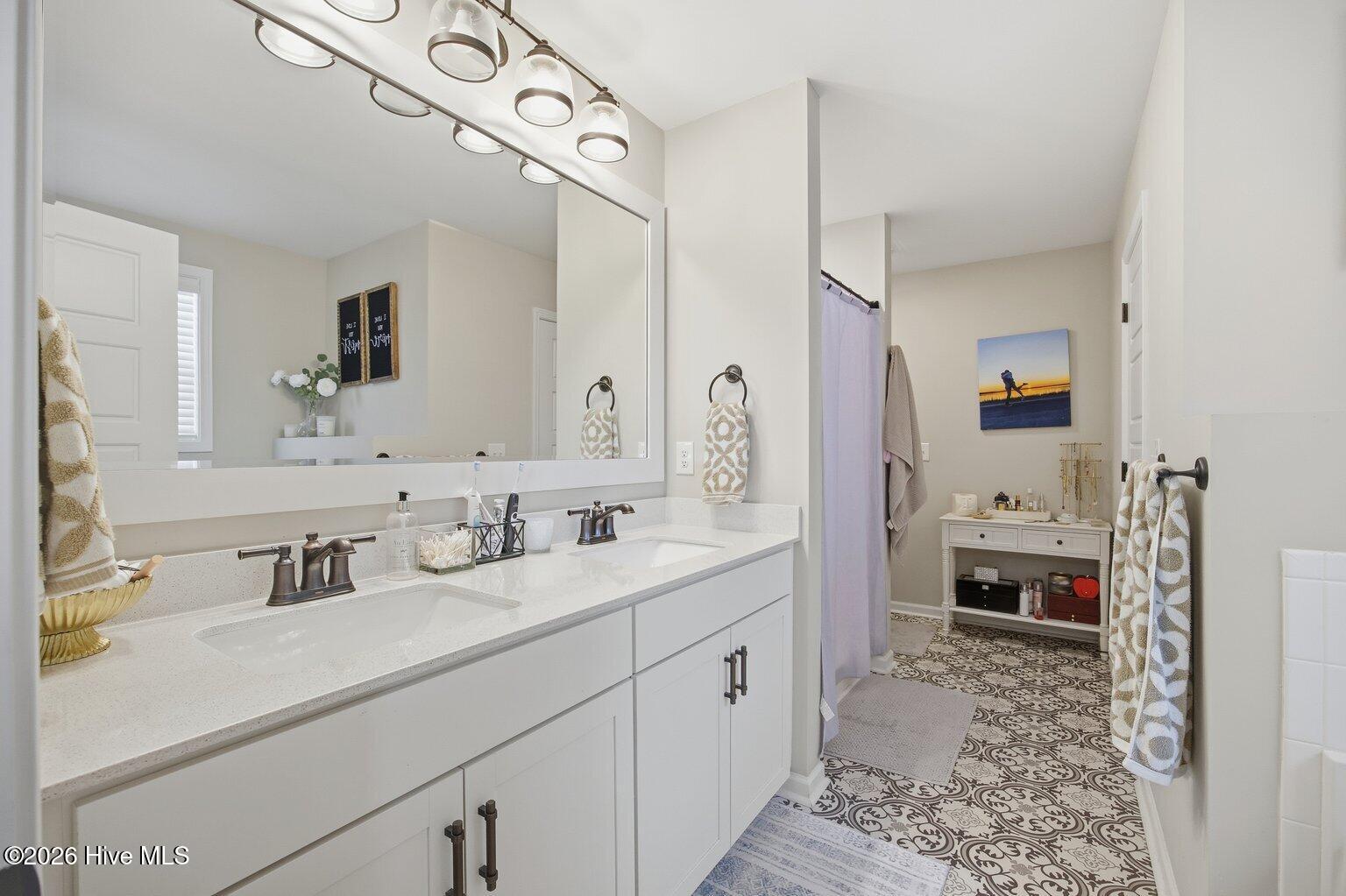 100567479 | Photo 27