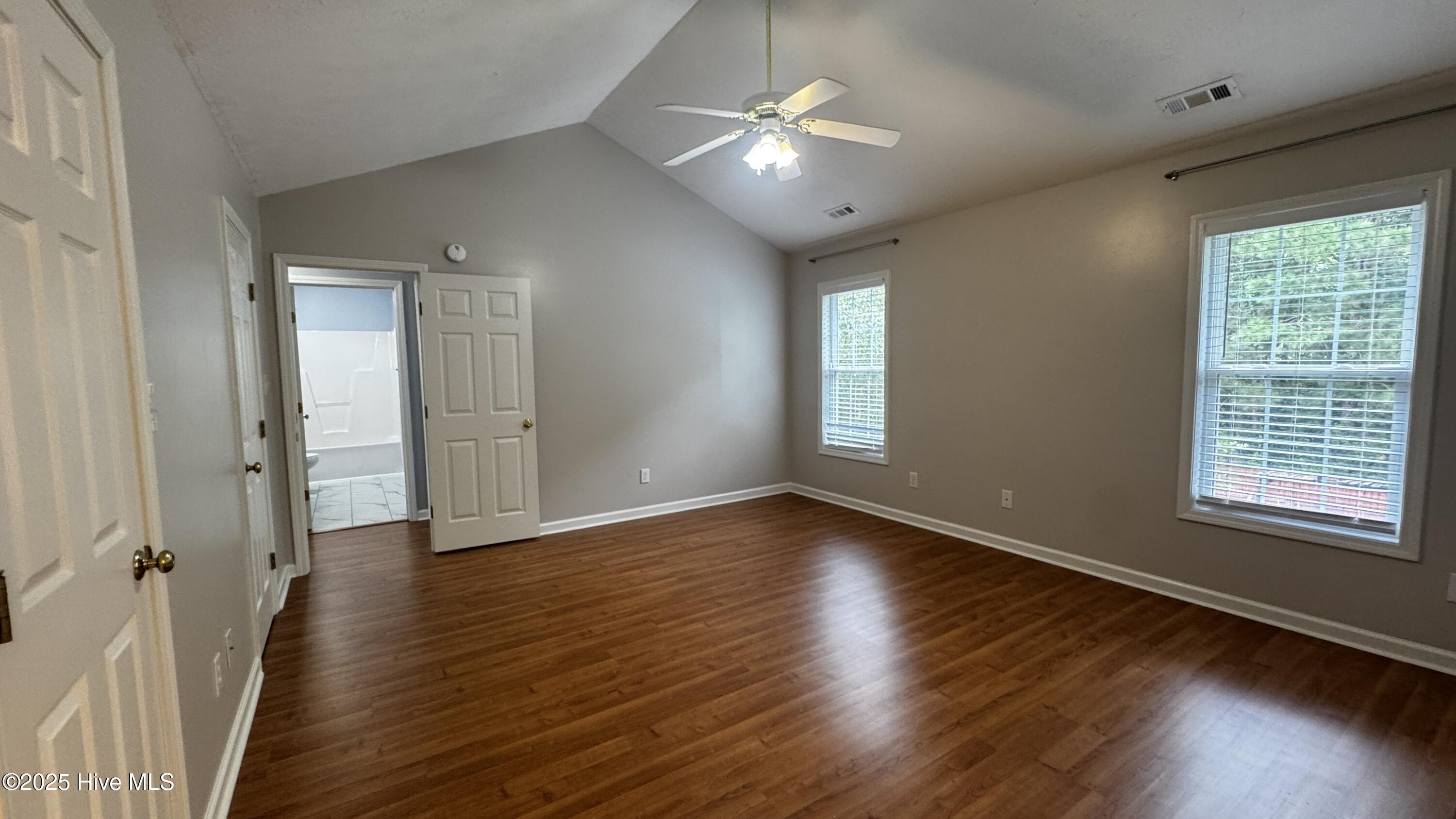 100525819 | Photo 31