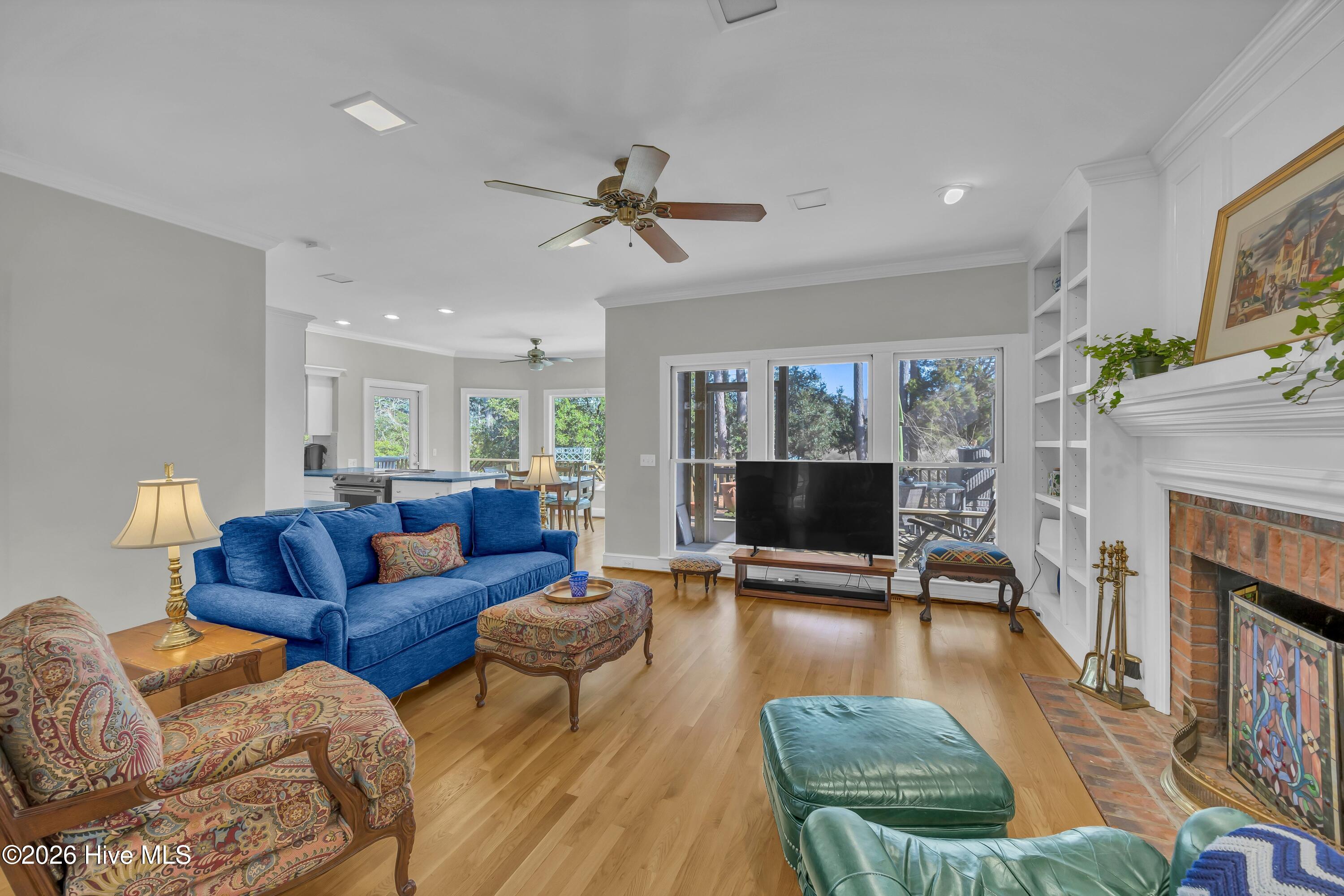 100554462 | Photo 11