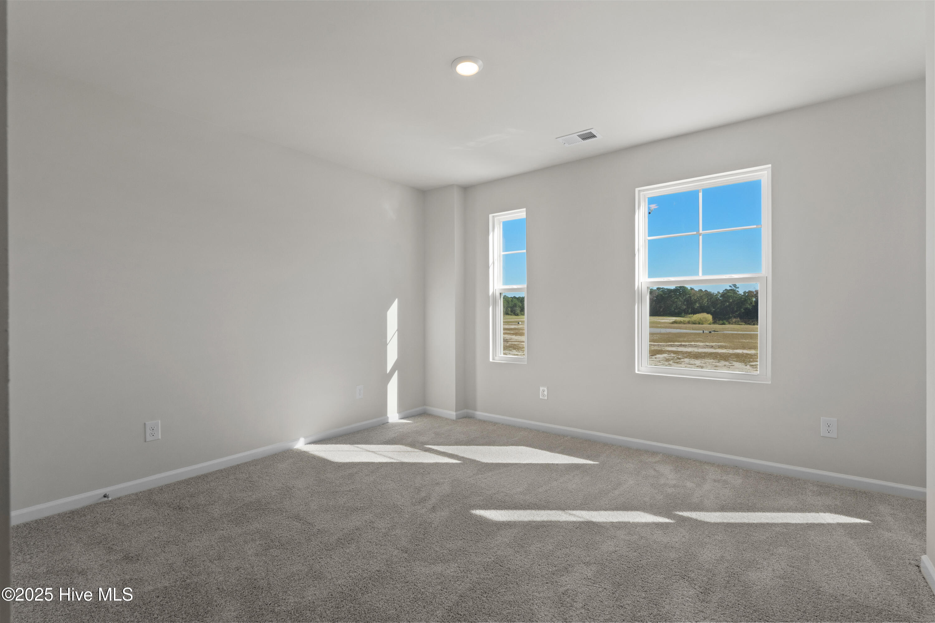 100536567 | Photo 27