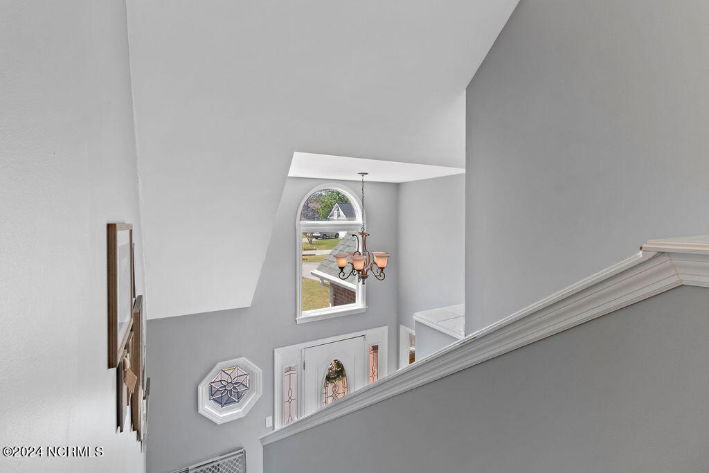 100560006 | Photo 28