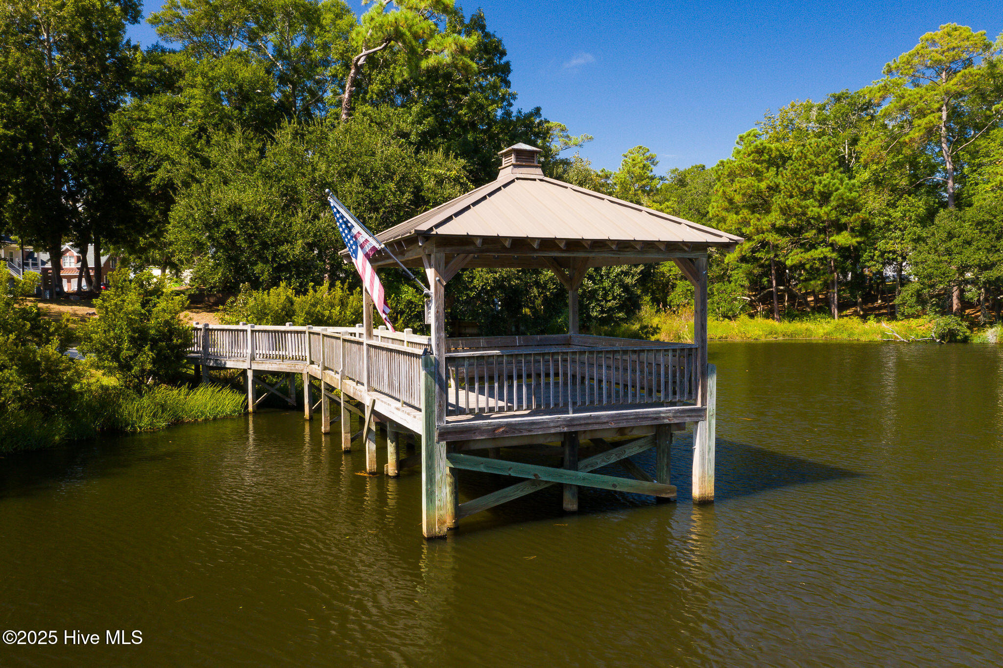 100533242 | Photo 15