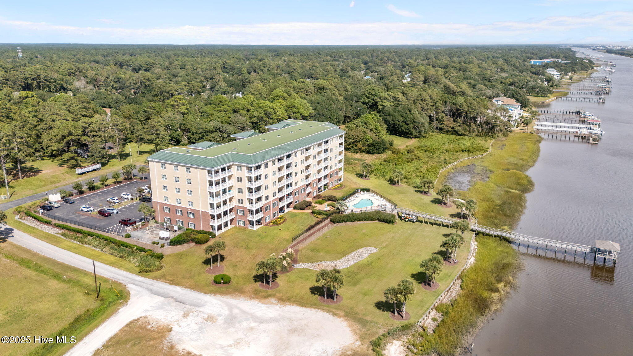 100532538 | Photo 44