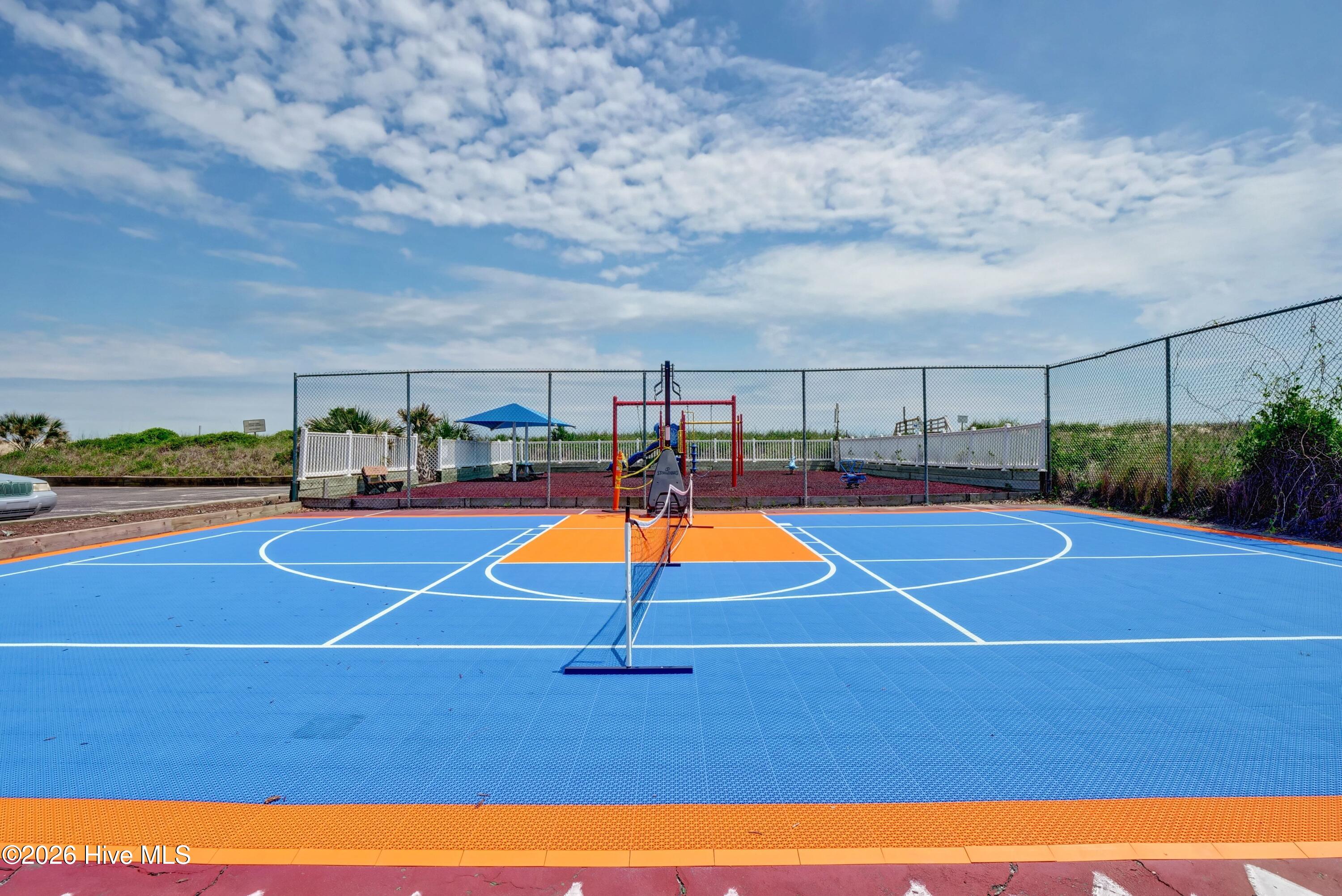 100565249 | Photo 44