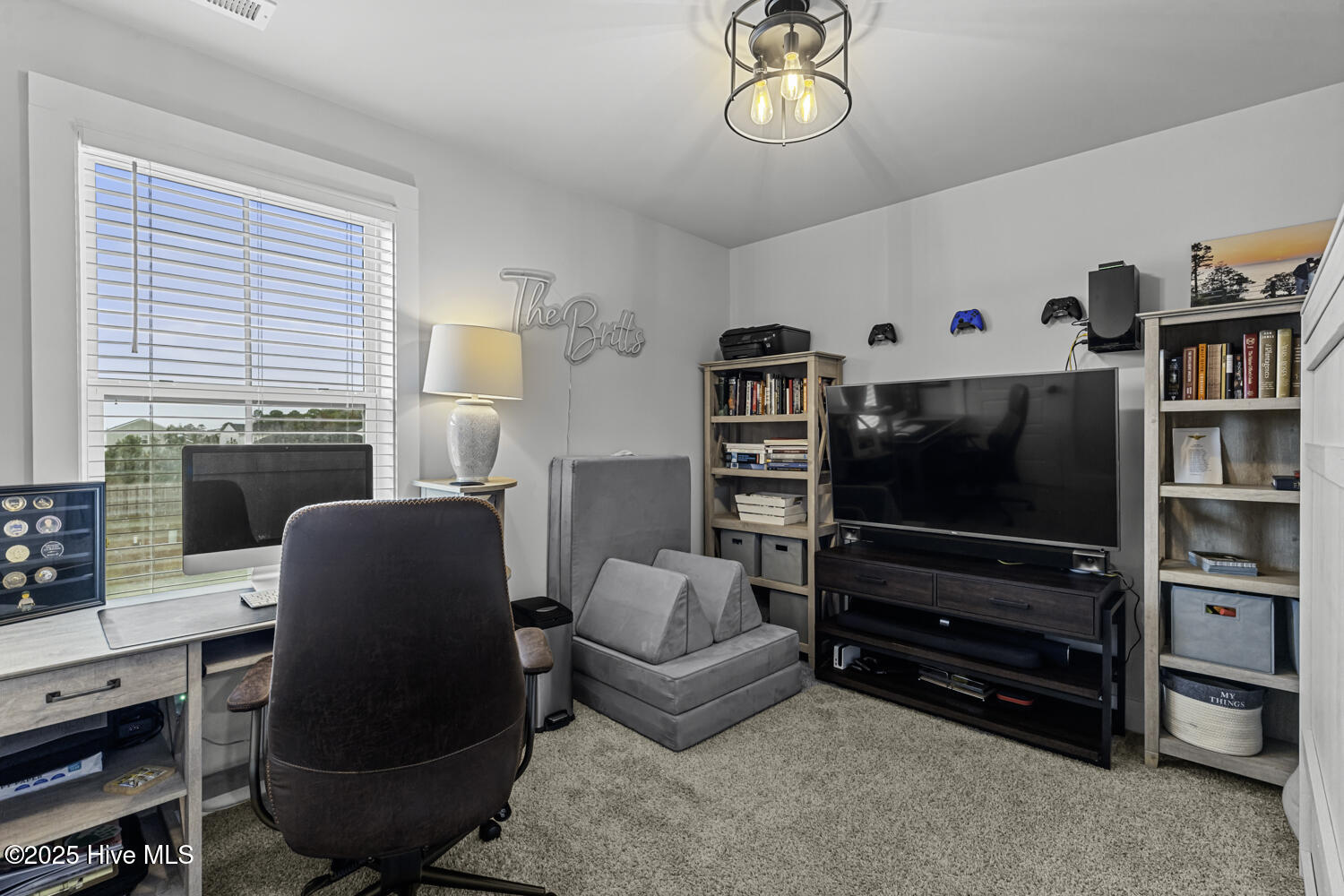 100543242 | Photo 34