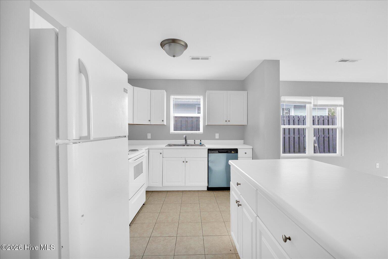 100560546 | Photo 25